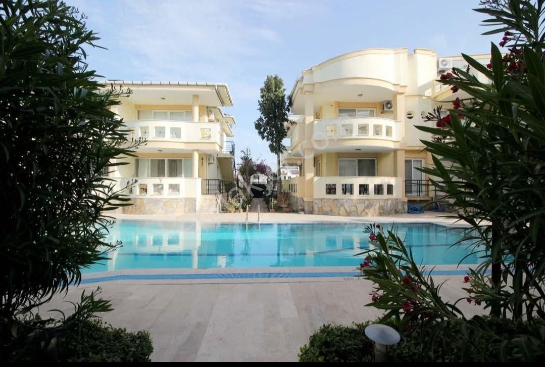 Didim Efeler Mah Havuzlu Sitede Satılık 2+1 Uygun Daire