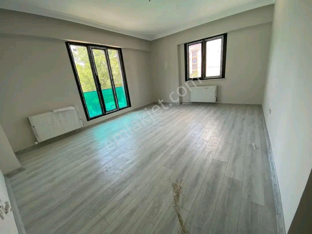 Pendik Kavakpınar'da Sıfır Asansörlü Binada Geniş 3+1 Daire