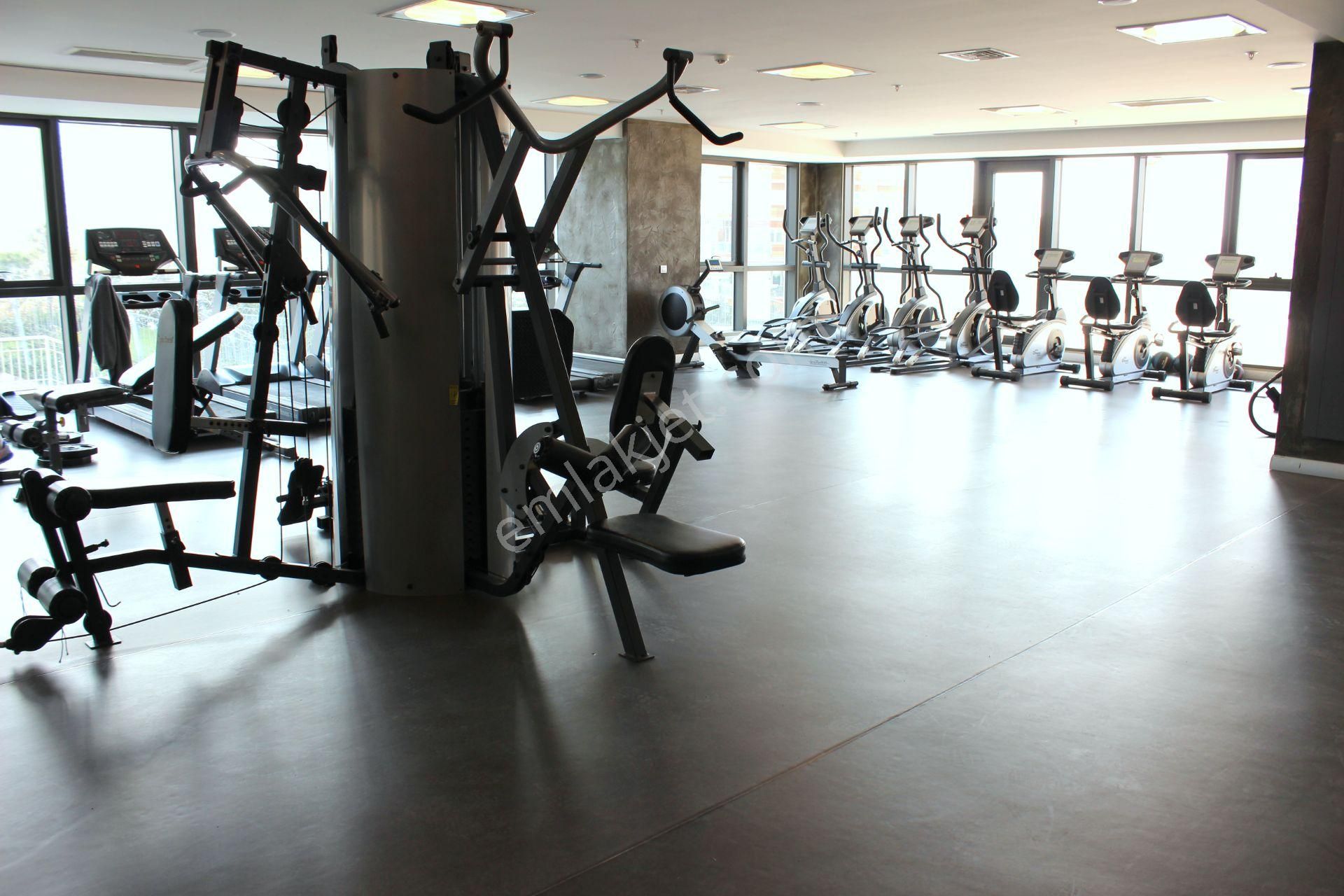 Varyap Grand Tower Yüksek Kat 280 M2 Ofis