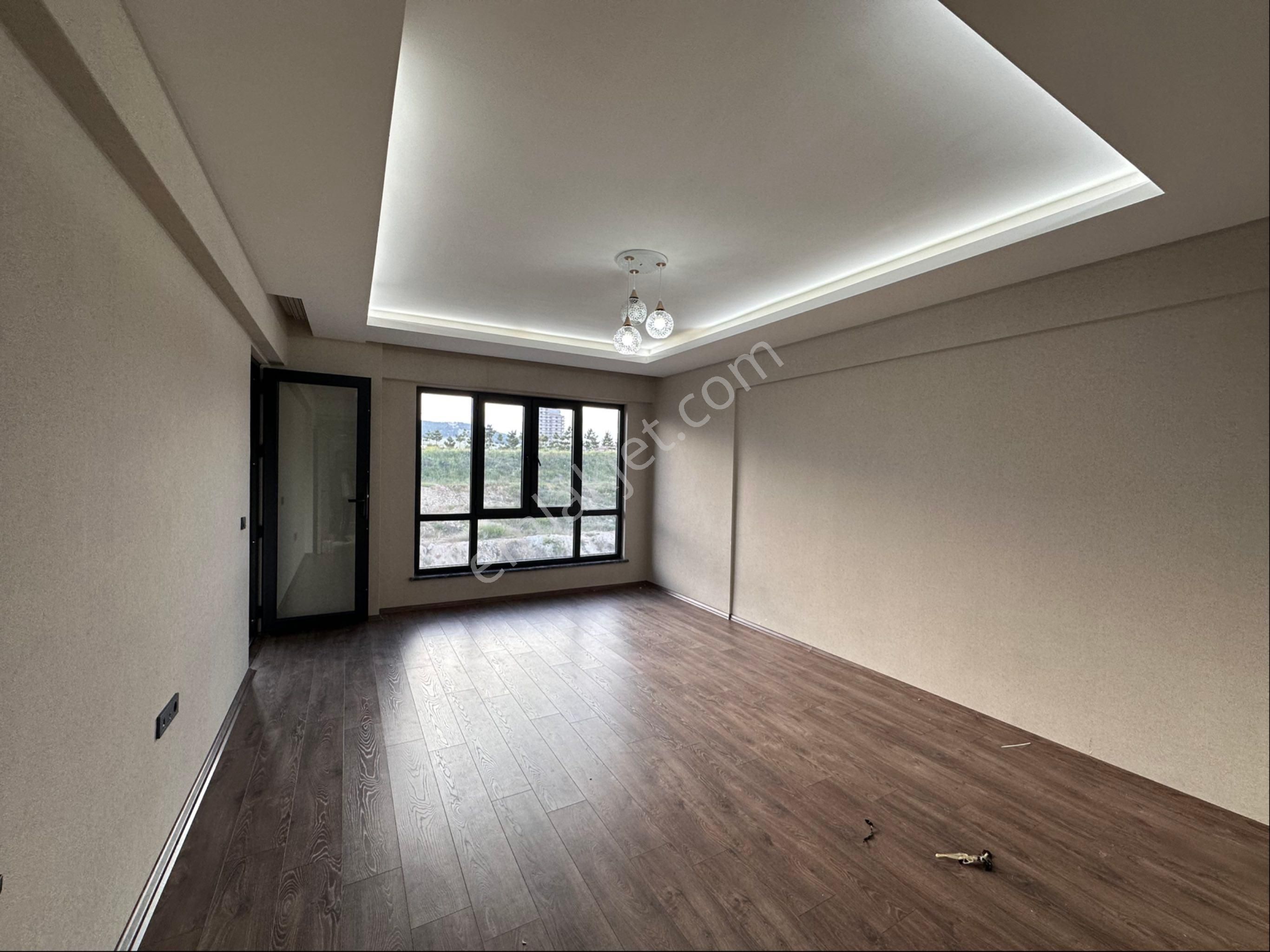Ezogelinden Fıstıklıda Savcılar Lojmanı Yanı Satılık Lüx 2+1 Daire