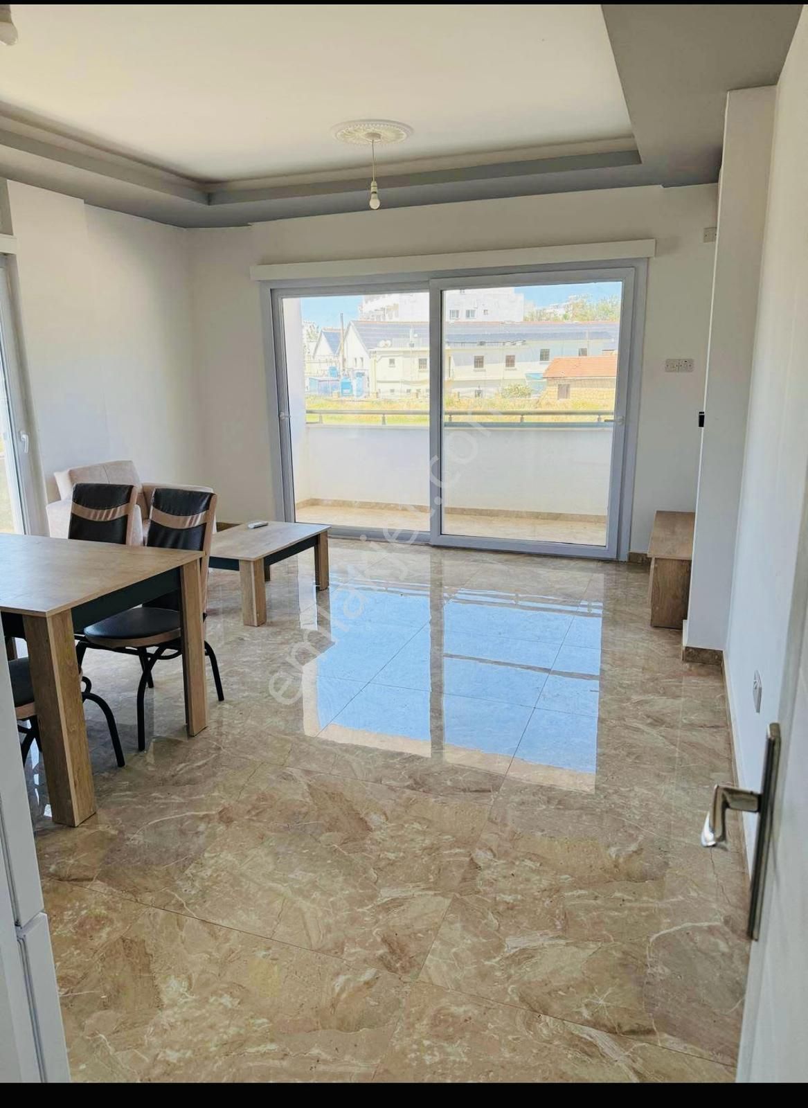 Gazimağusa Merkezde 3+1 Kdv.trafo Ödenmiş 130m2 Eşyalı Daire