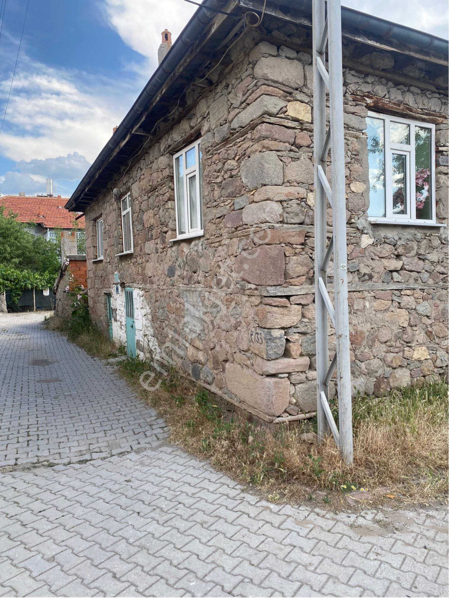 Boyalı Mahallesi’nde İki Katlı Müstakil Evimiz Satılık