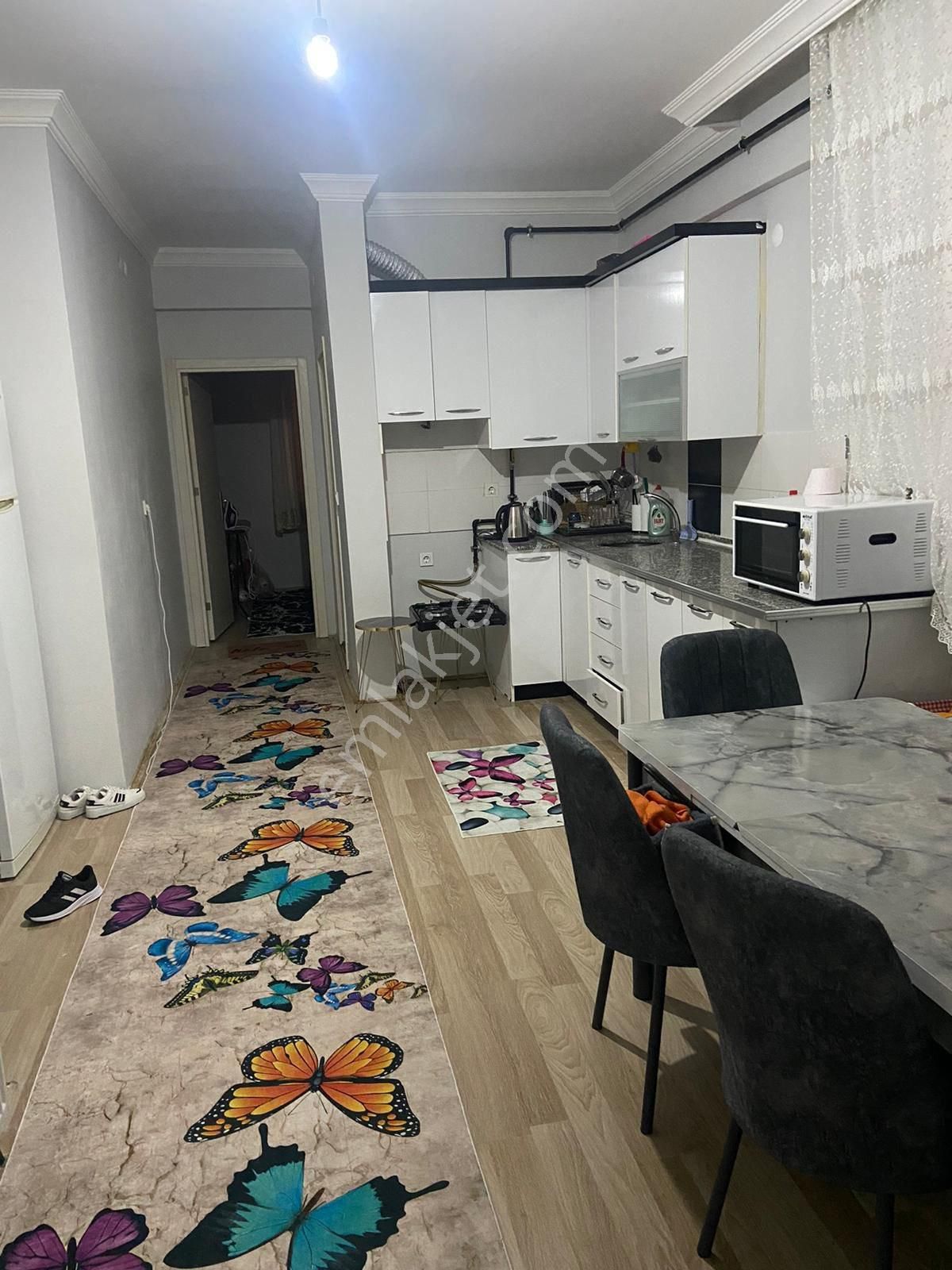 Çarşı İçinde Satılık 2 + 0 Uygun Daire