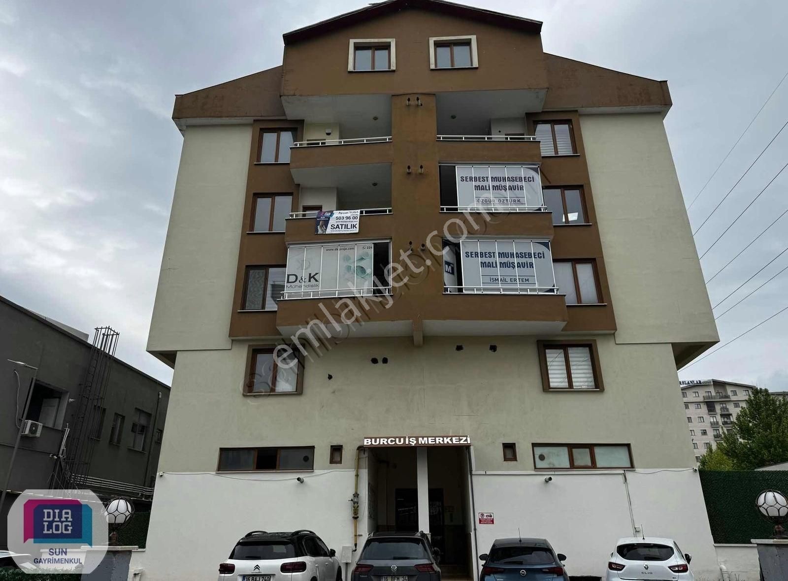 Ata Bulvarı Burcu İş Merkezinde Satılık 2+1 Ofis