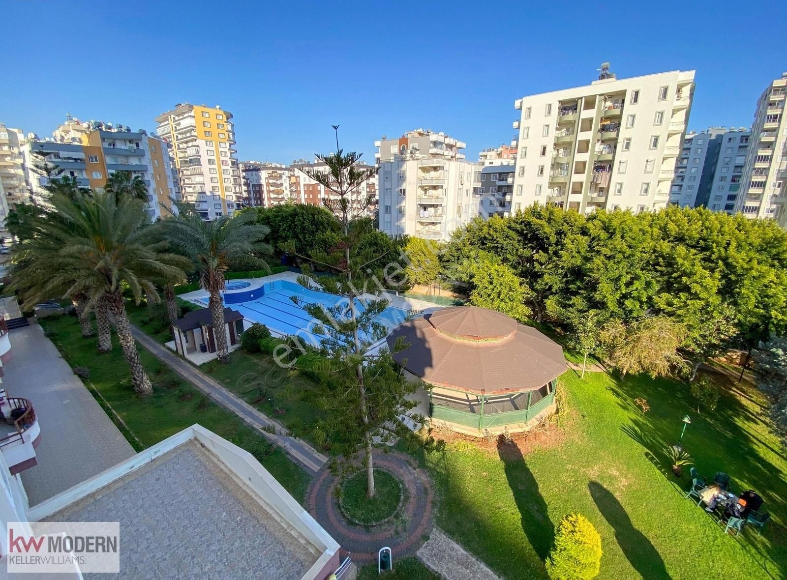 Mersin Mezitli Akdeniz Plaza'da Lüx 4+1 275m2 Satılık Daire