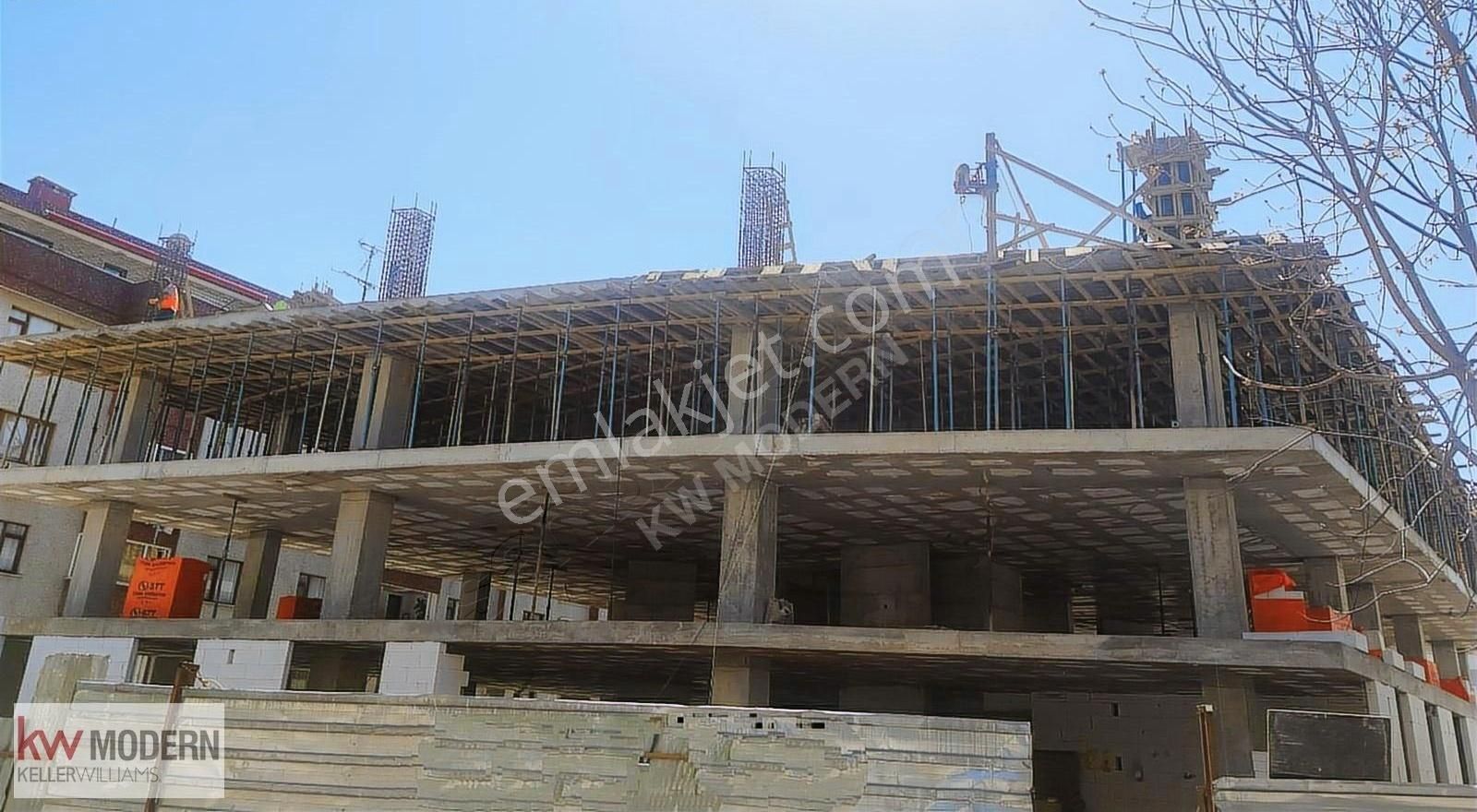 Küçükyalı'da Satılık 2+1 Arakat Daire