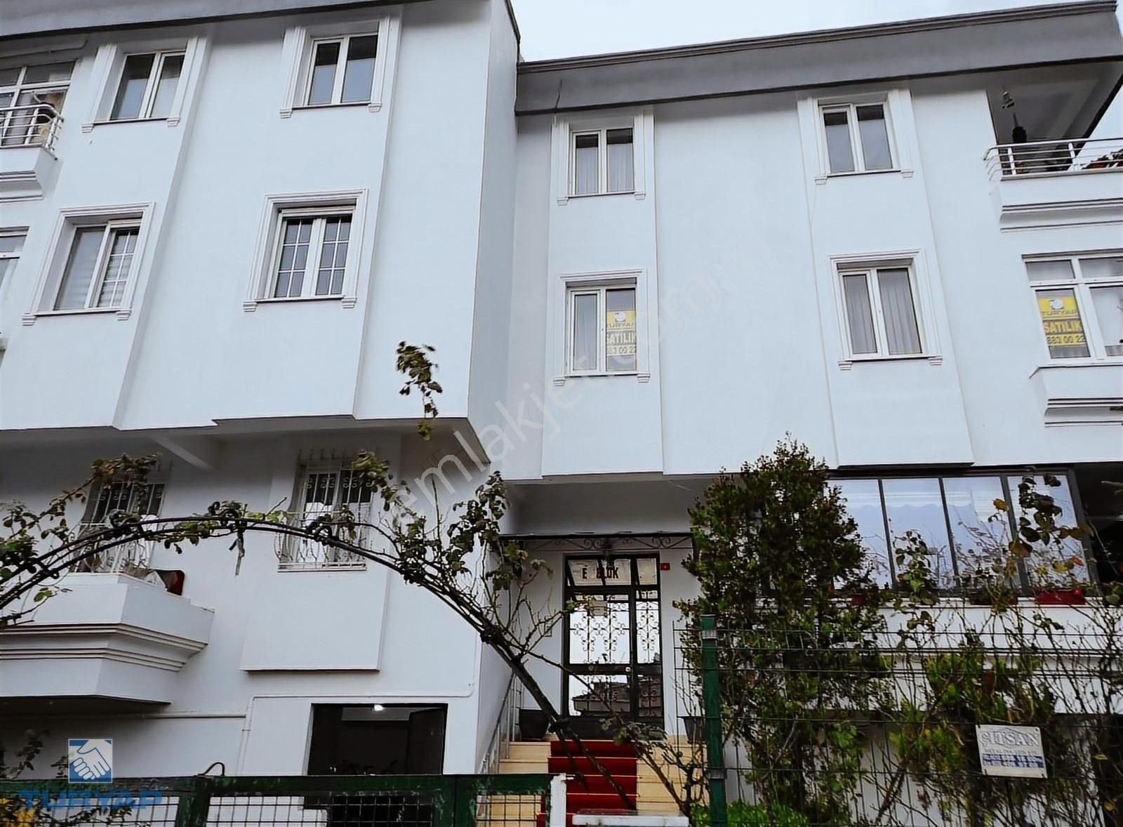 Büyükçekmece Cumhuriyet Mah.havuzlu Site 3+1 Satılık Daire