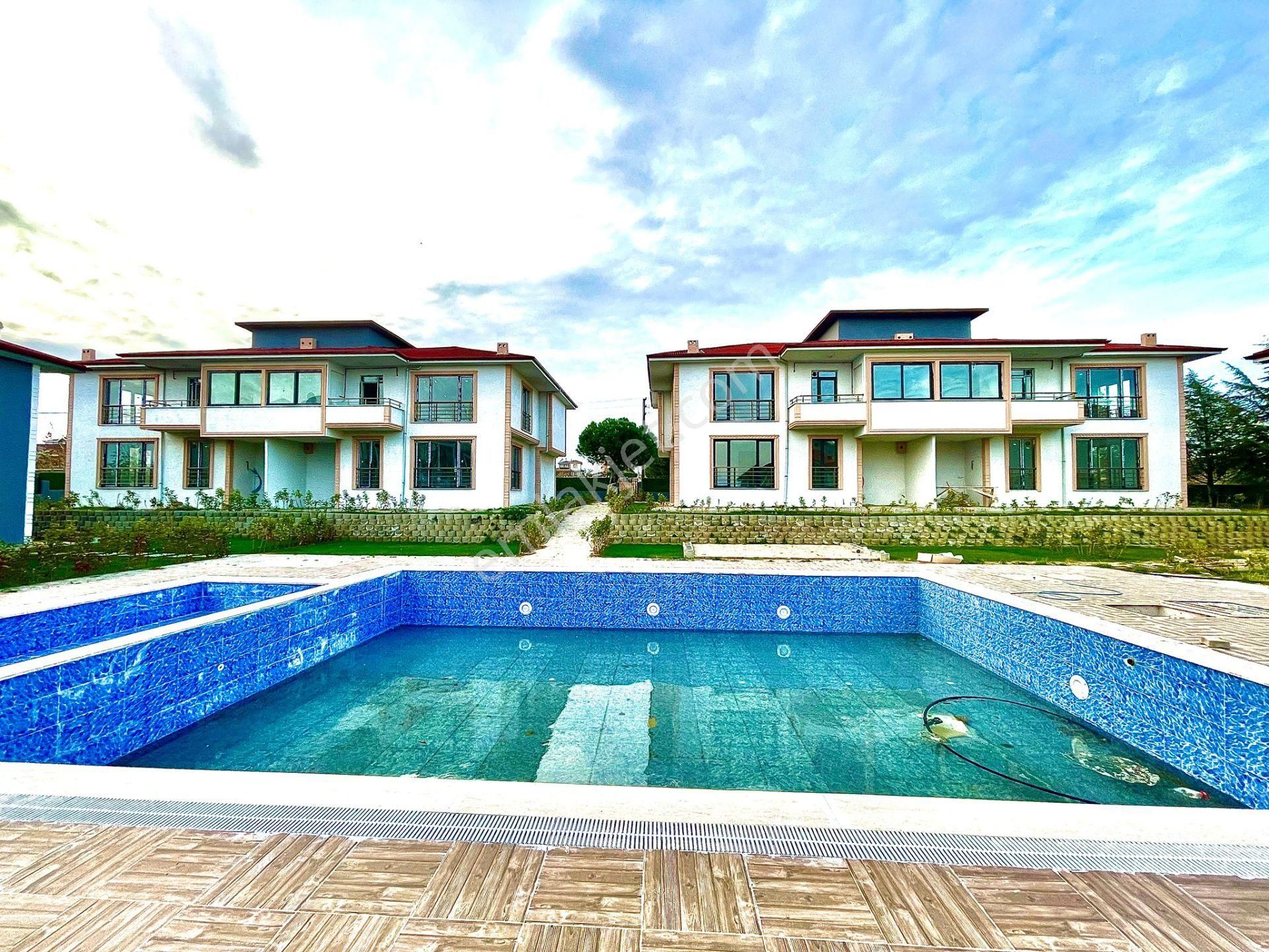 Goldhouse Dan Satılık Yenice De Havuzlu Site De Sıfır İkiz Villa
