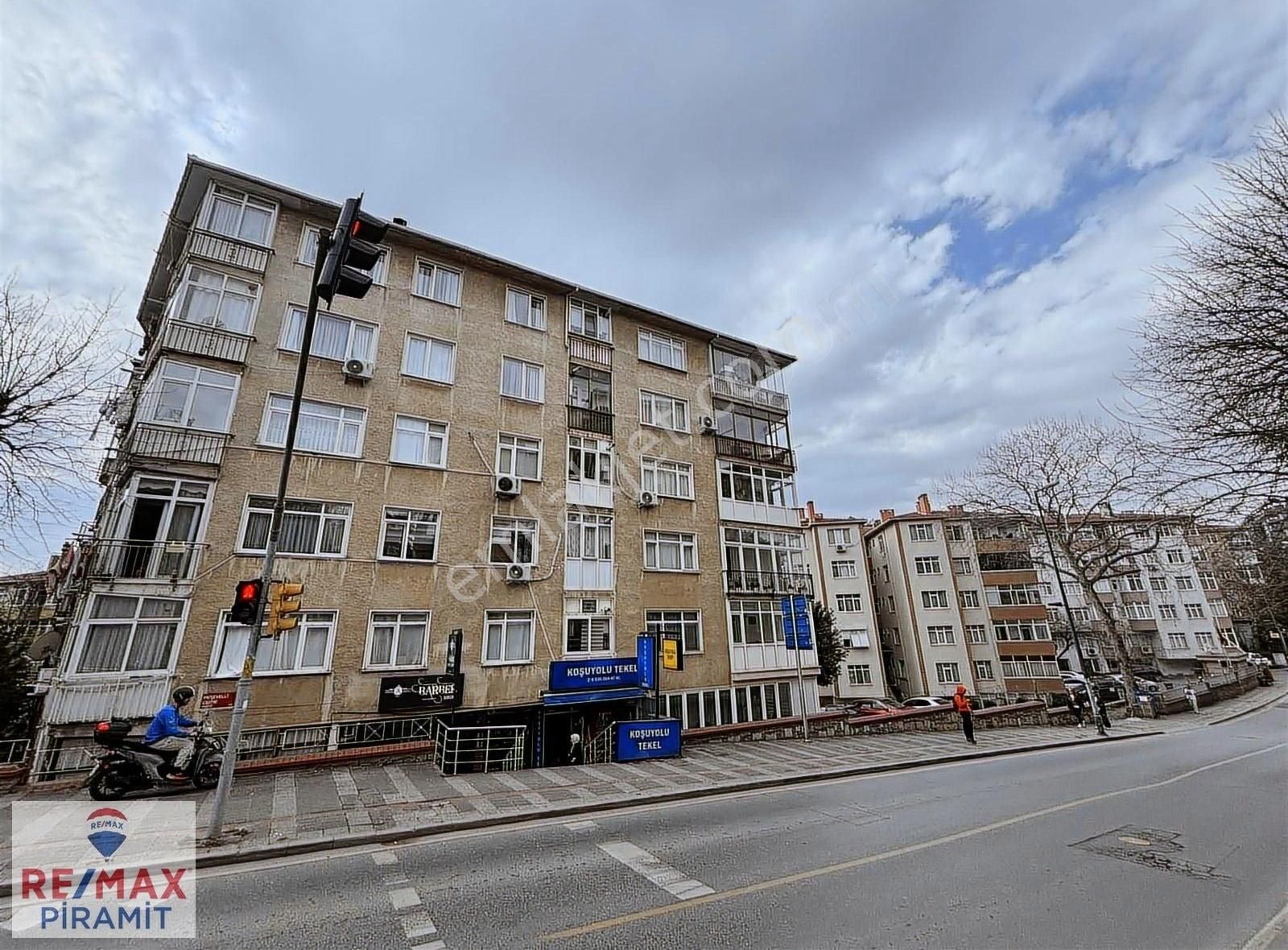 Üsküdar Barbarosta Ana Cadde Üzerinde Satılık Prestijli Dükkan