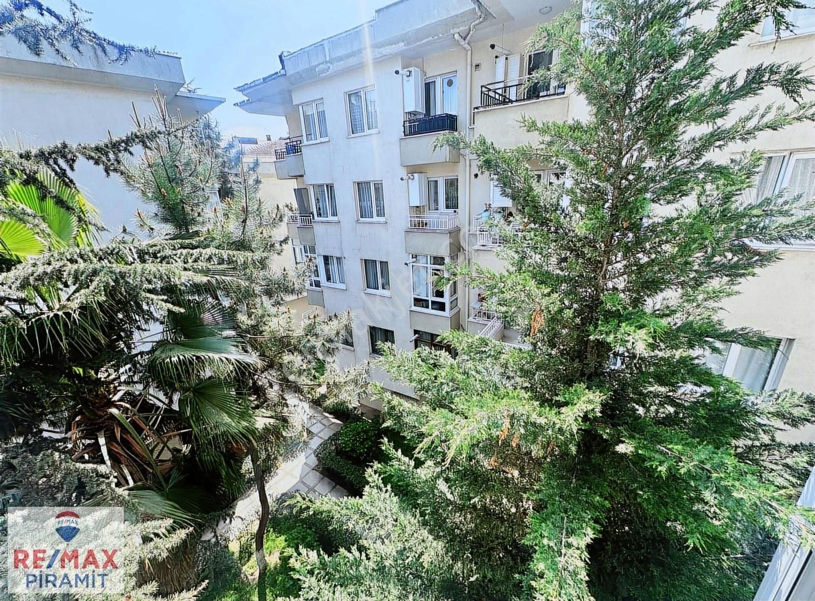Bulgurlu Arya Sitesinde Merkezi Geniş Ferah 3+1 Kullanışlı Daire