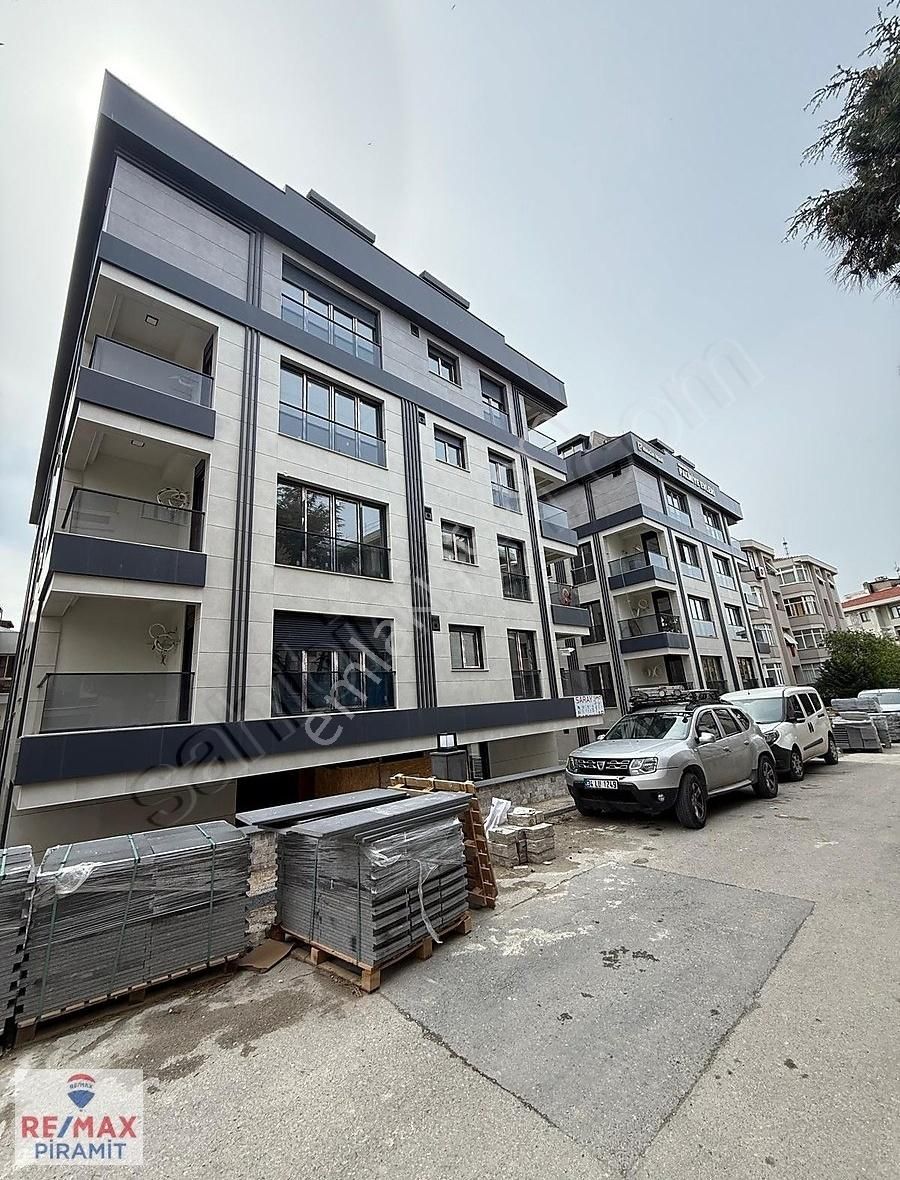 Acıbadem'de Sıfır Binada Site İçinde Geniş Satılık Dubleks.!!!