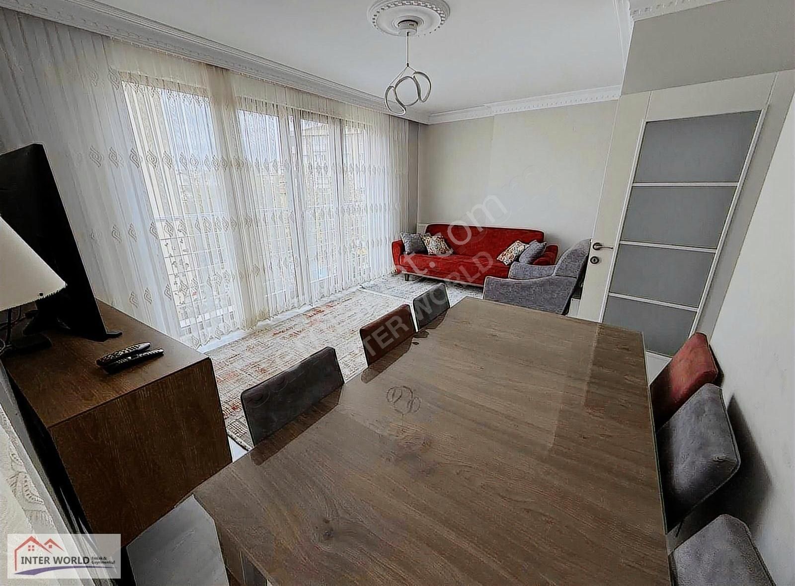 ''ınter Worl'ten''metro Ve Tüm Ulaşımlara Yakın 2+1 80m² Satılık