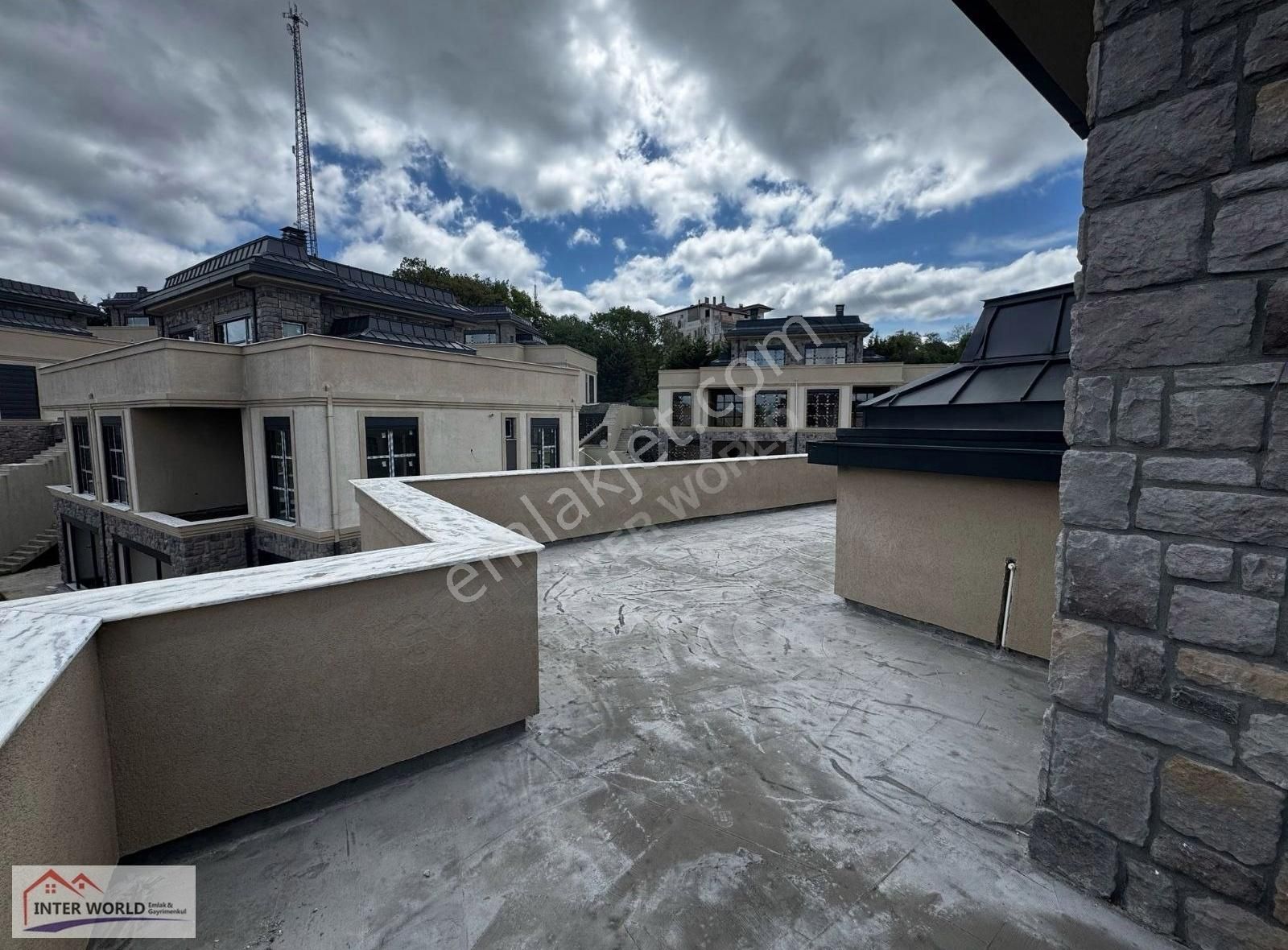 Çekmeköy Ömerli (özel Mimari Ödüllü Sitede Lüx Triplex Villa )