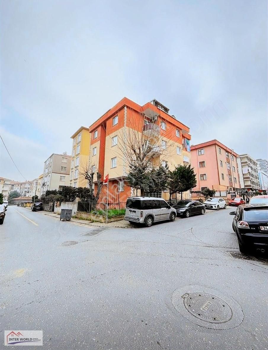 İnter World Emlaktan Tavukçuyolunda 2+1 90 M2 Arakat Daire