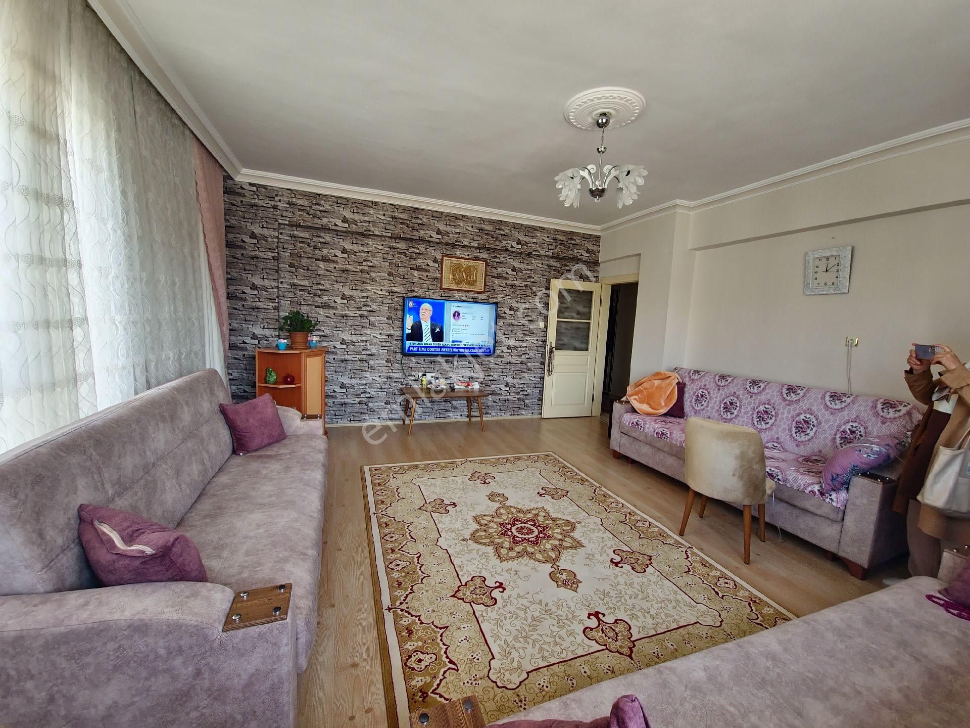 Efendibey Mahallesinde Satılık 3+1 Daire