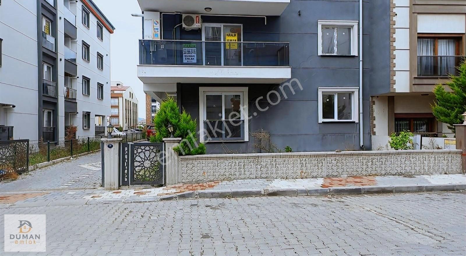 Duman Emlak'tan Atatürk Mah 2+1 Açık Mutfak Geniş Kiralık Daire