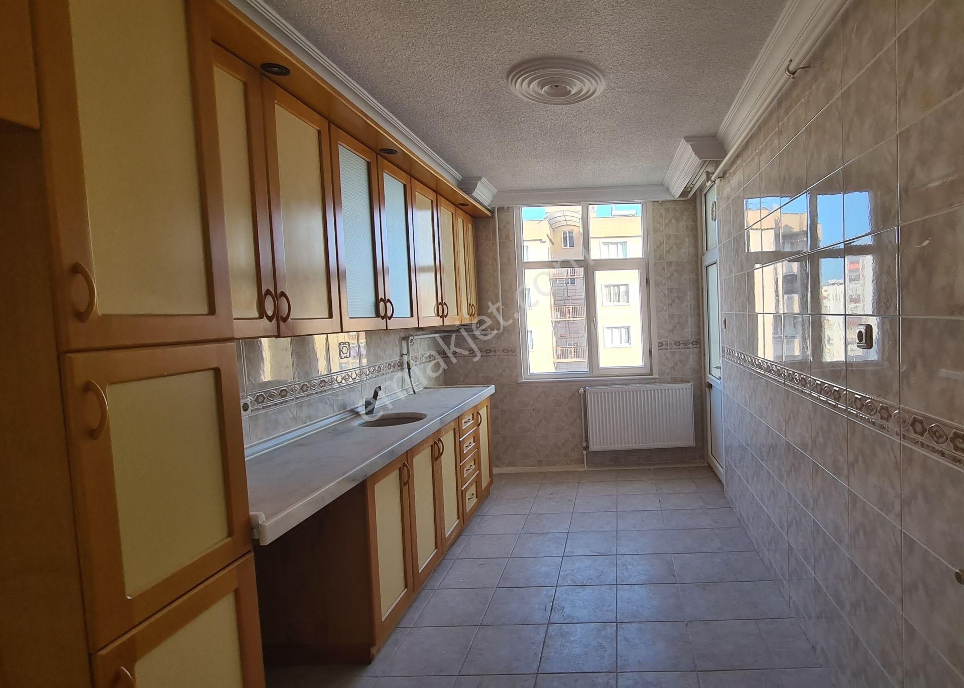 Çukurova Ali Sepici’de 175 M2 3+1 Triple Cepheli Lüks Daire – Acil Satılık