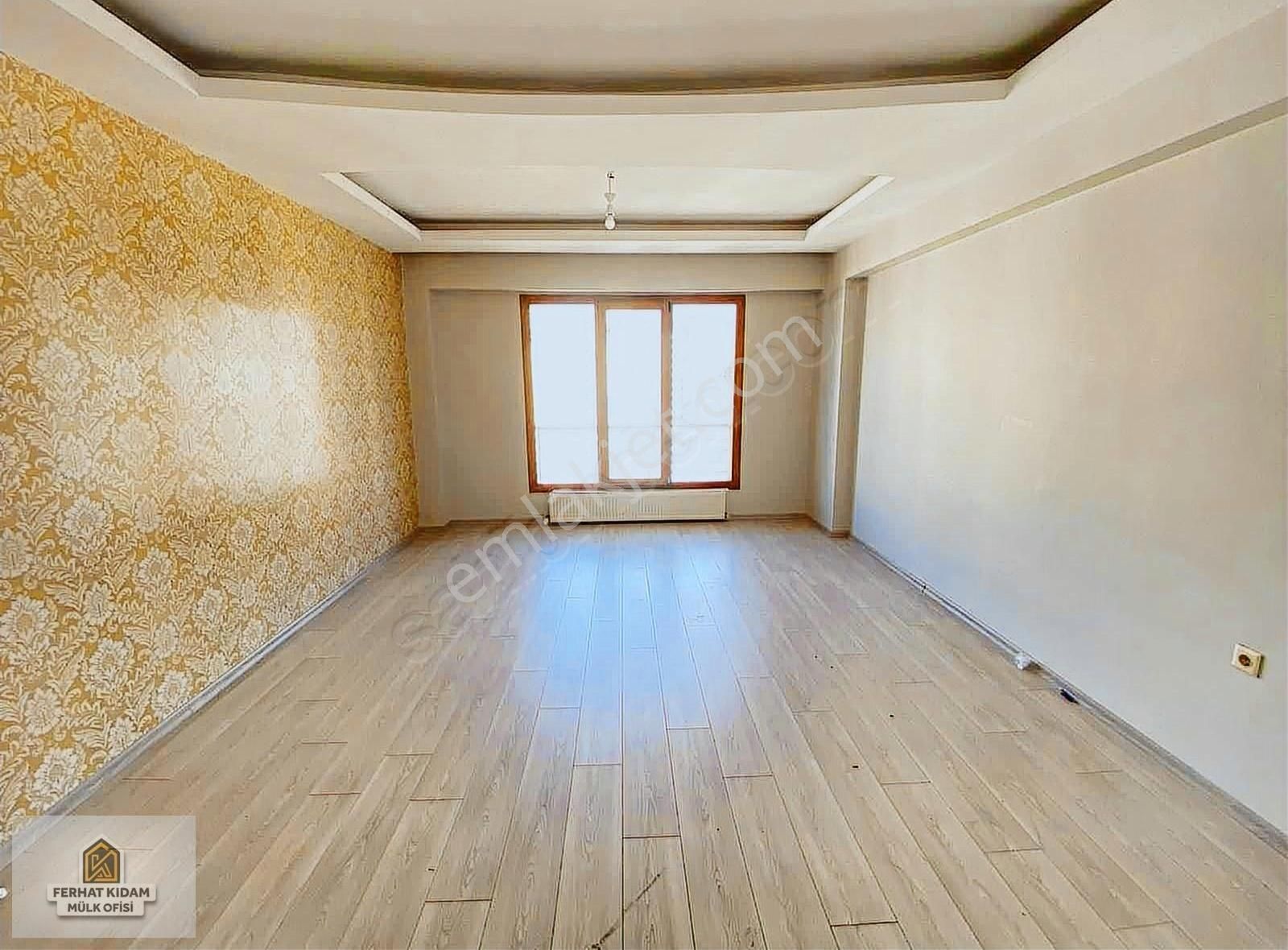 Papatya Caddesi Üzerinde Lüx 4+1 Satılık Daire