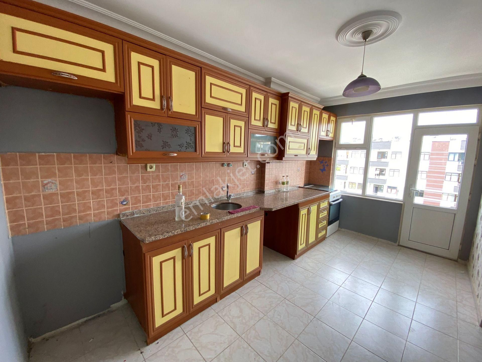 Karınca'dan İstiklal Mh Aylık Ödemeli Kiralık 3+1 Daire !
