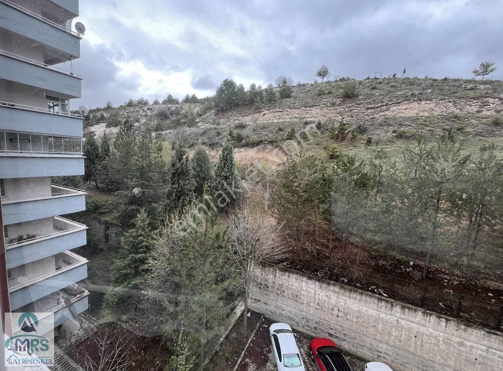 Mrs'den Atakentte Bakımlı Satılık 3+1 Daire