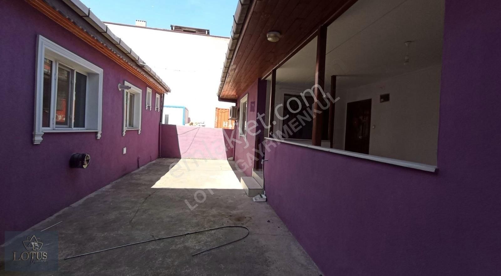 Kartepe İstasyon Mahallesinde 3+1 Müstakil Bahçeli Kiralık Ev