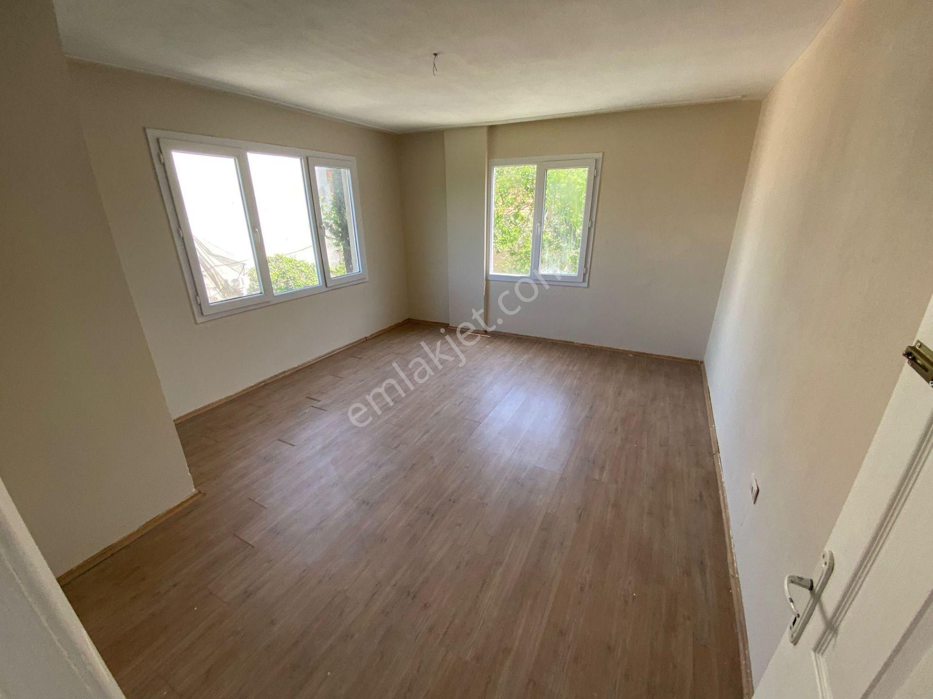 Konak Mehmet Akif Mahde Toros Meydan Ve Kapalı Pazaryeri Yakını 4+1 160m2 Ayrı Mutfak Ferah Kiralık