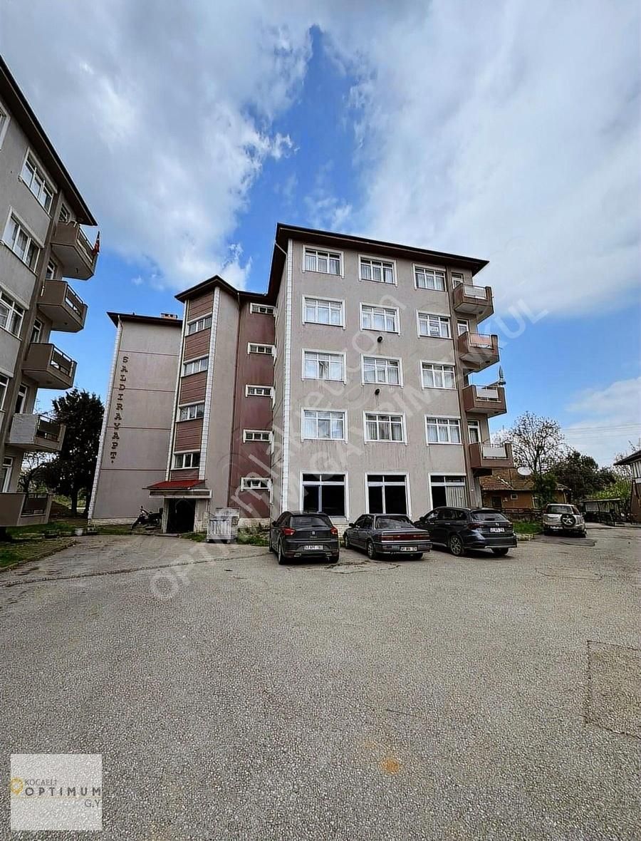 Başiskele Karşıyaka Mah.sahile Yakın Ara Kat 3+1 Daire