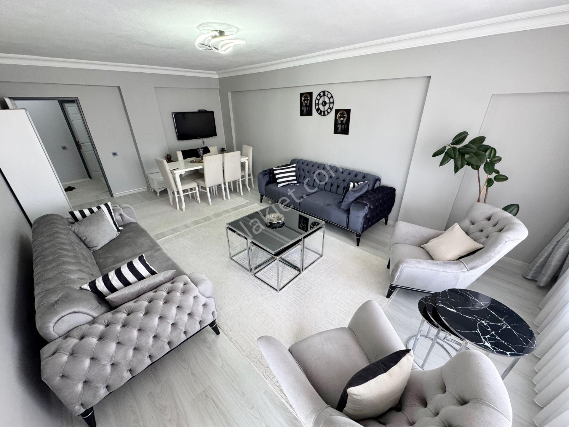 Bağlum Bulvarı Üzerinde Full Yapılı Asansörlü Cepheleri Açık Ön Cephe Geniş M2 Li 3+1 Daire