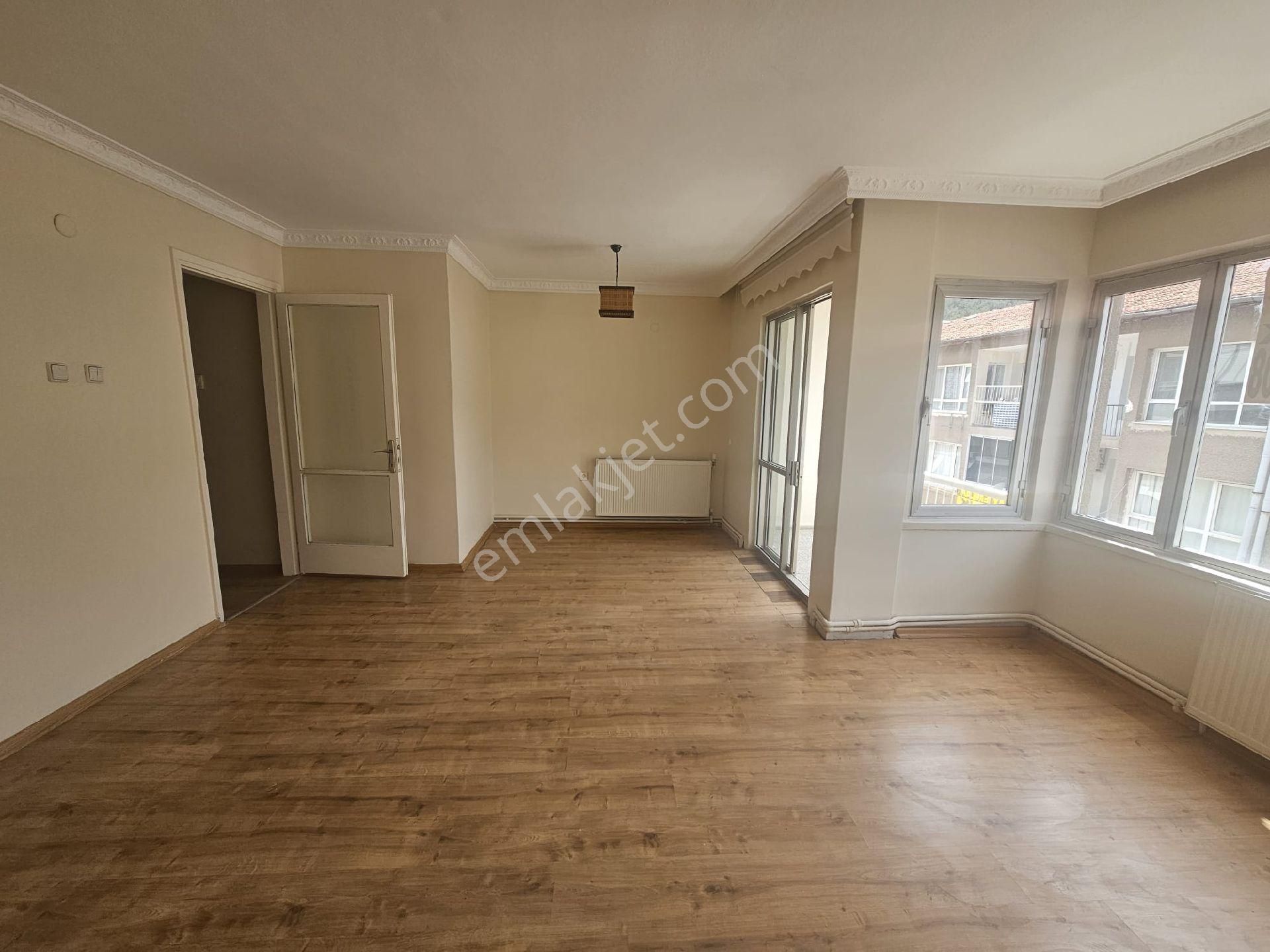 Süleyman Ersever Parkı Yakını 3+1jeo Termalli Arakat Kiralık Daire