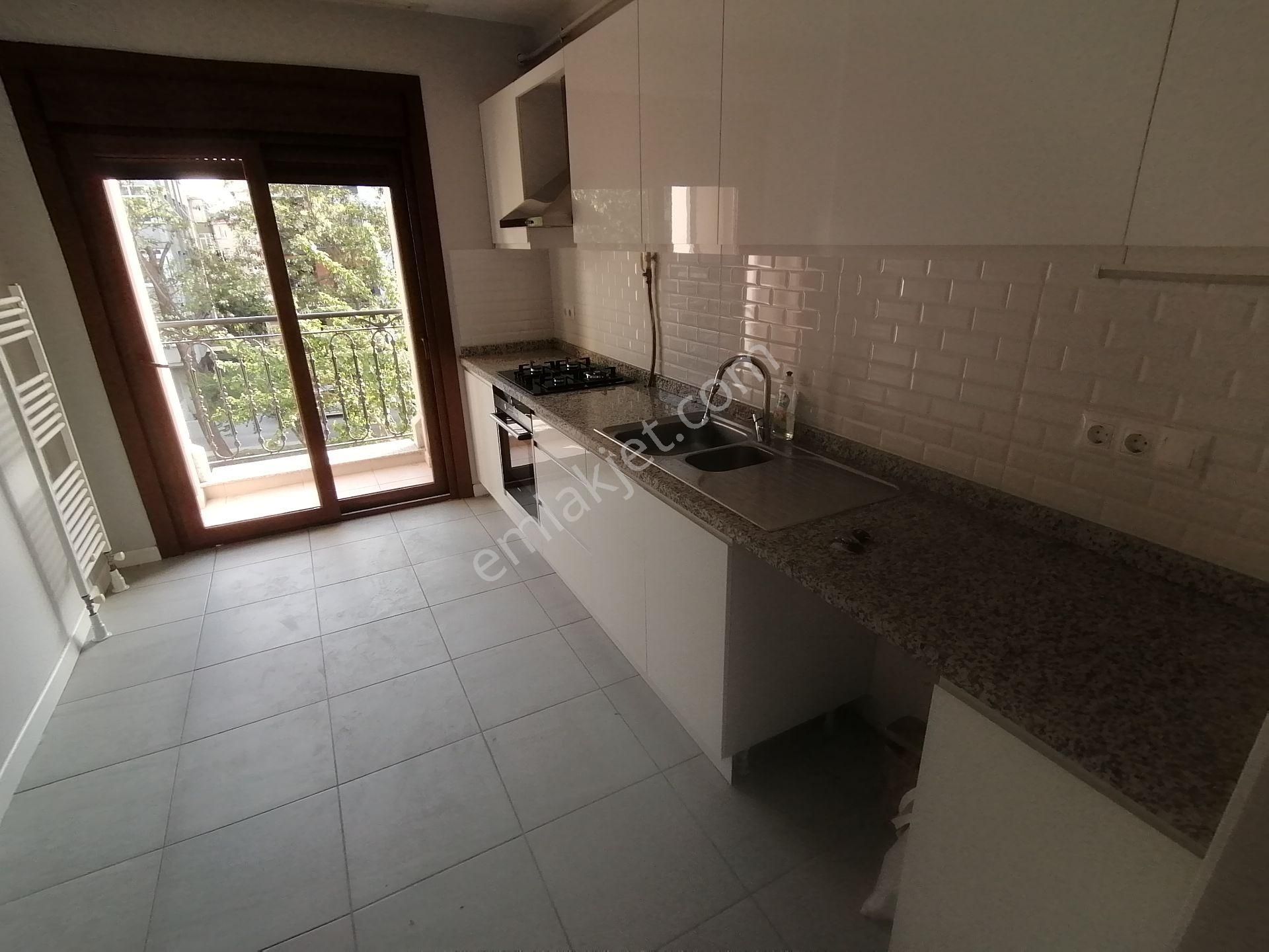 M.selimden Sadi Konuk Hast. Karşısı 8 Yıllık 2.kat 110m2