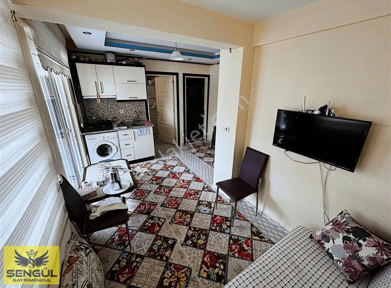 Şengül Gayrimenkul'den Üniversite Yakını Satılık 1+1 Apart