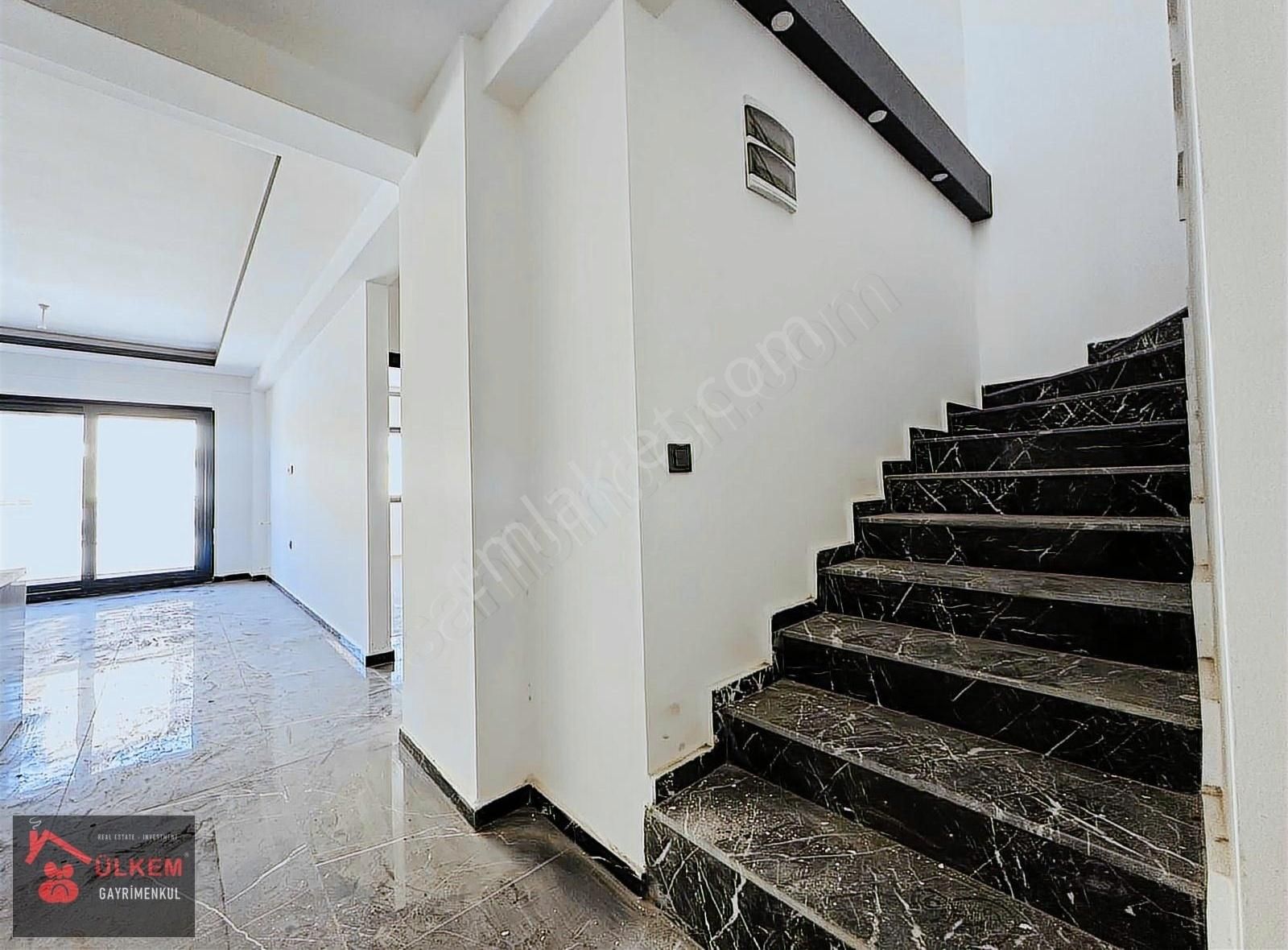 Kuşadası Merkezde 4+1 Dublex Sıfır Hesaplı Daire