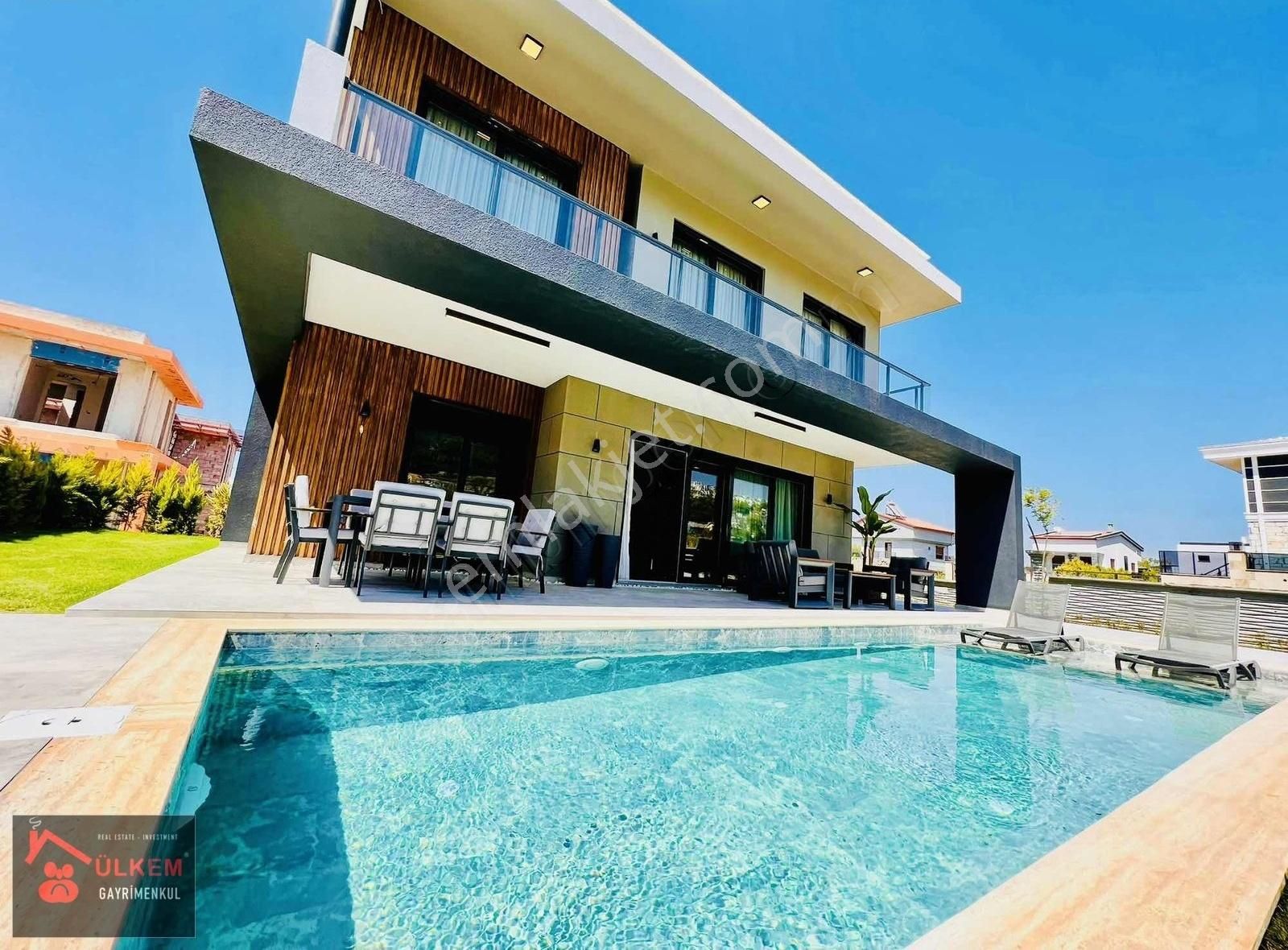 Köşe Konum Denize 1 Km Uzaklıkta Özel Havuzlu Müstakil Son Villa