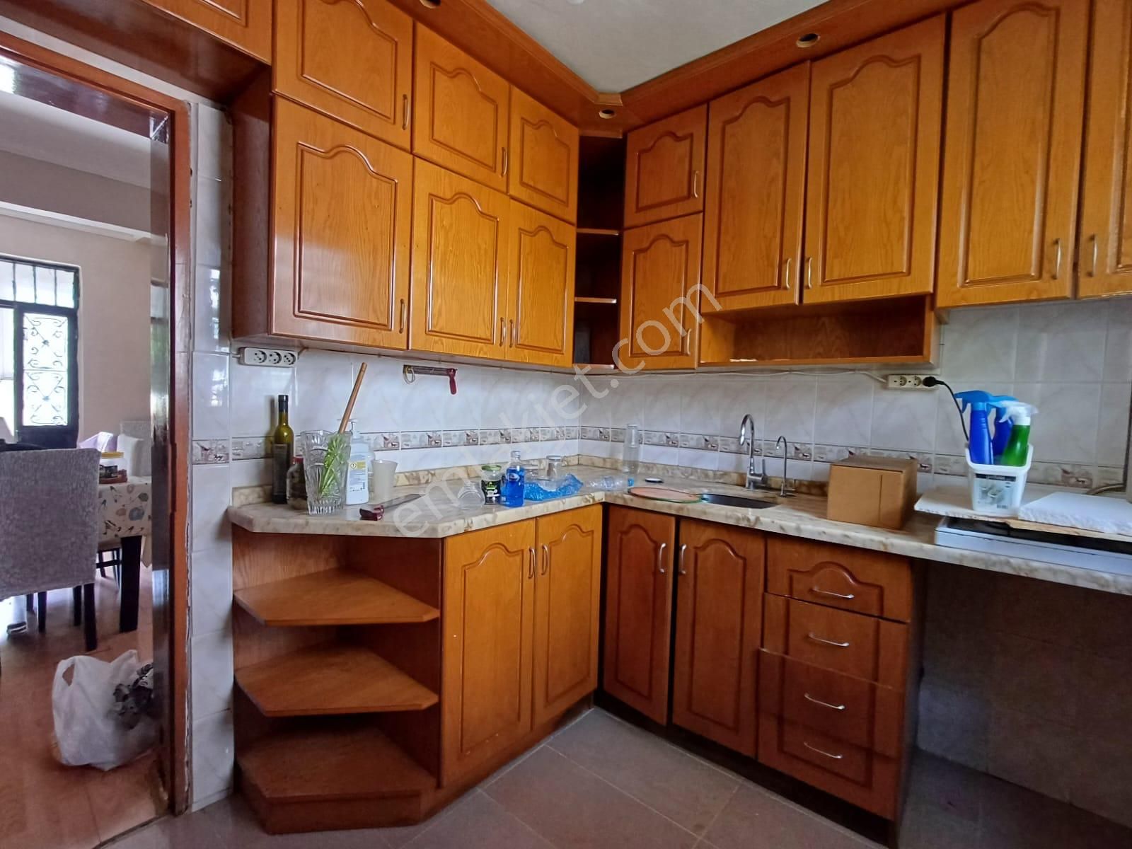 Mertcan Dan Yakacık Meydana Yürüme Balkonlu 2+1 Kiralık