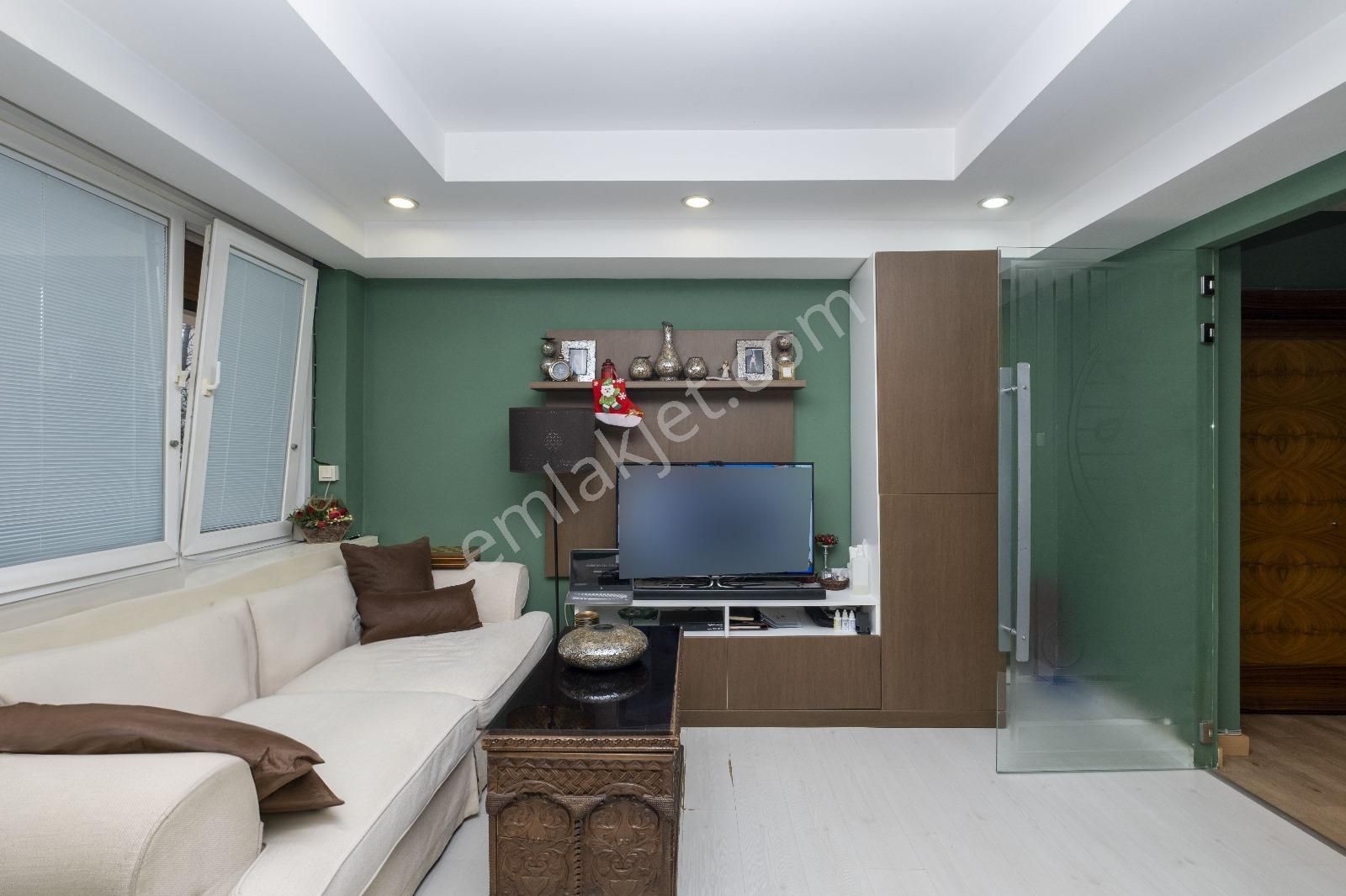 Etiler Cengiz Topel Caddesinde Nezih Apartmanda 3+1 Ters Dubleks - Görsel 9