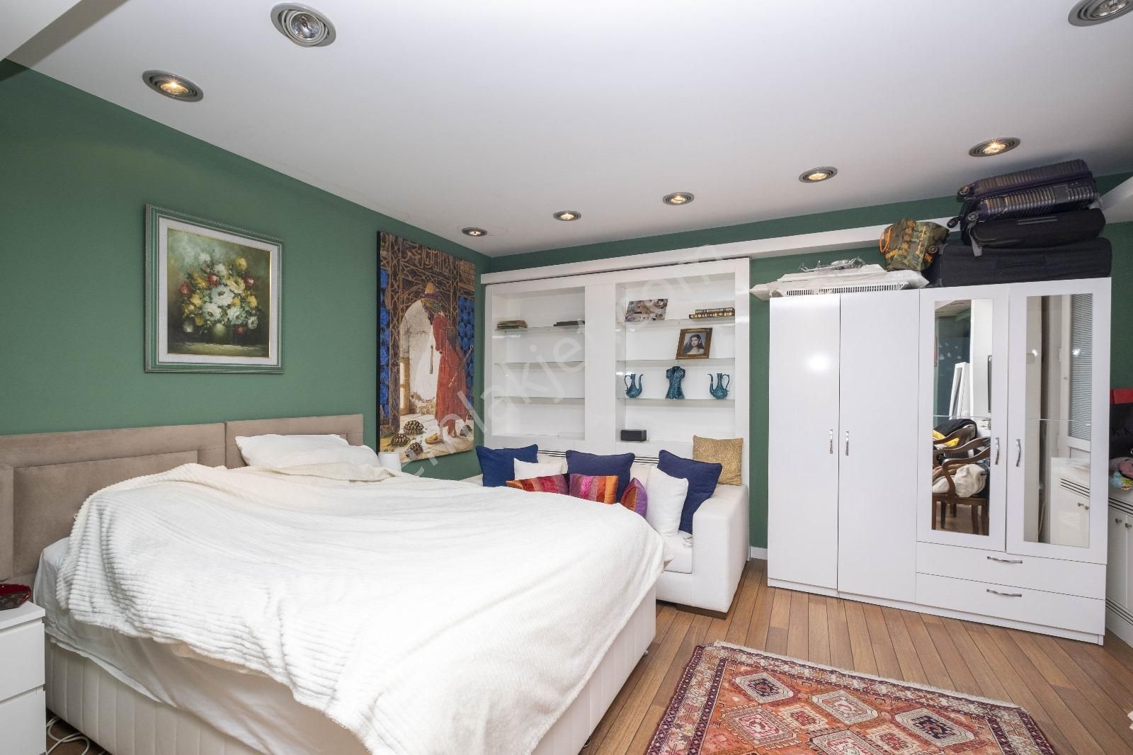 Etiler Cengiz Topel Caddesinde Nezih Apartmanda 3+1 Ters Dubleks - Görsel 22