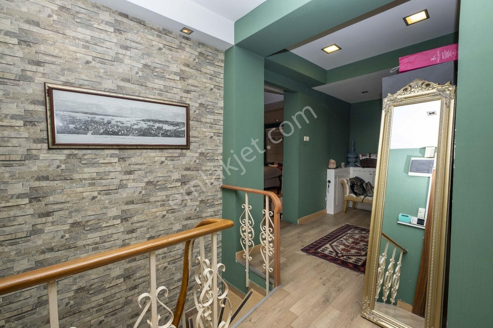 Etiler Cengiz Topel Caddesinde Nezih Apartmanda 3+1 Ters Dubleks - Görsel 14