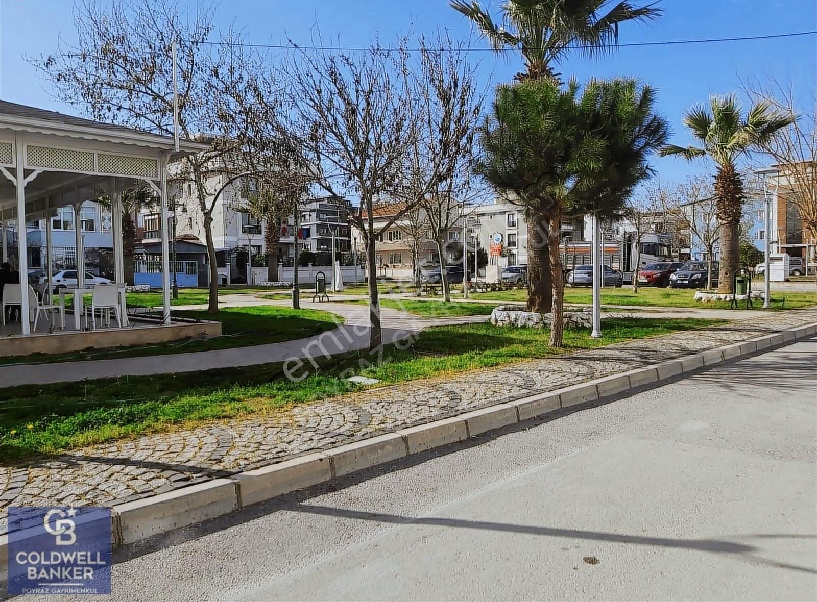 Menderes Coldwell Banker Poyraz'dan Beyaz Cafe Yanı 3+1 Daire...