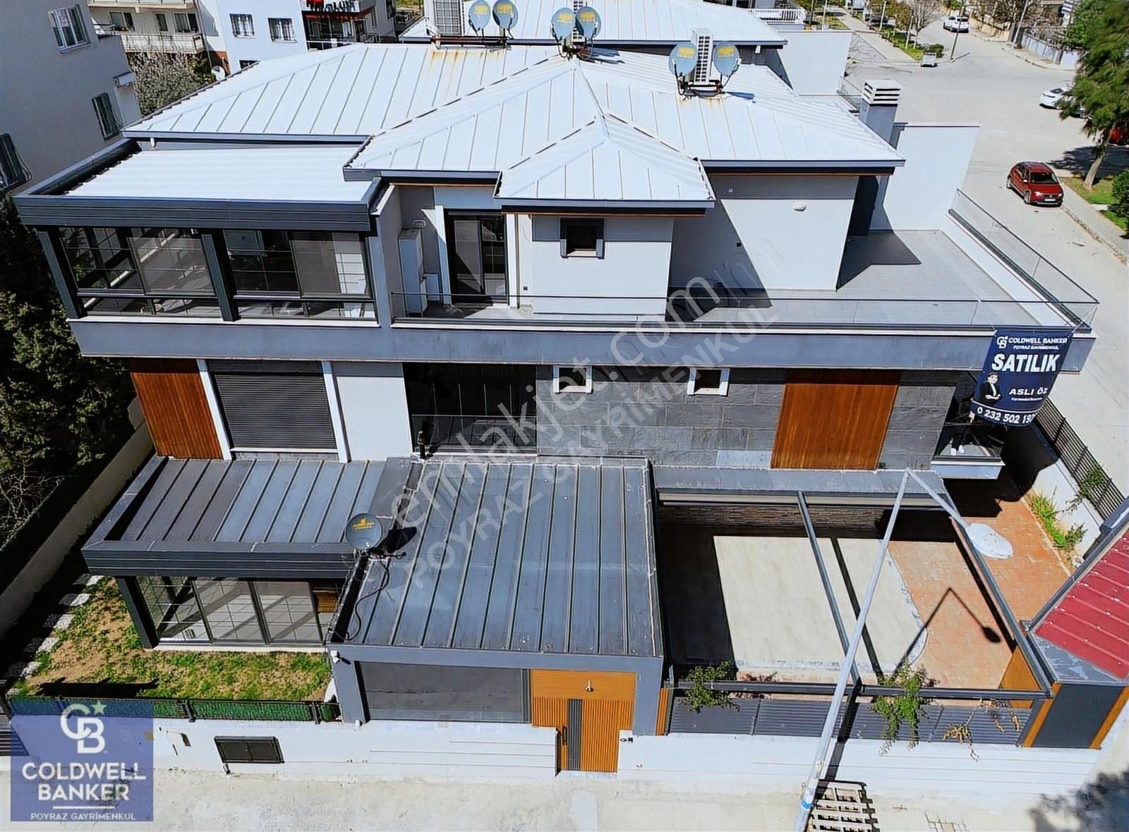 Menderes Cb Poyraz'dan Kemalpaşa'da Lüks Triplex Akıllı Villa..