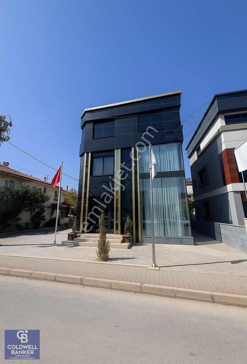 Menderes Coldwell Banker Poyraz'dan Kiralık Plaza