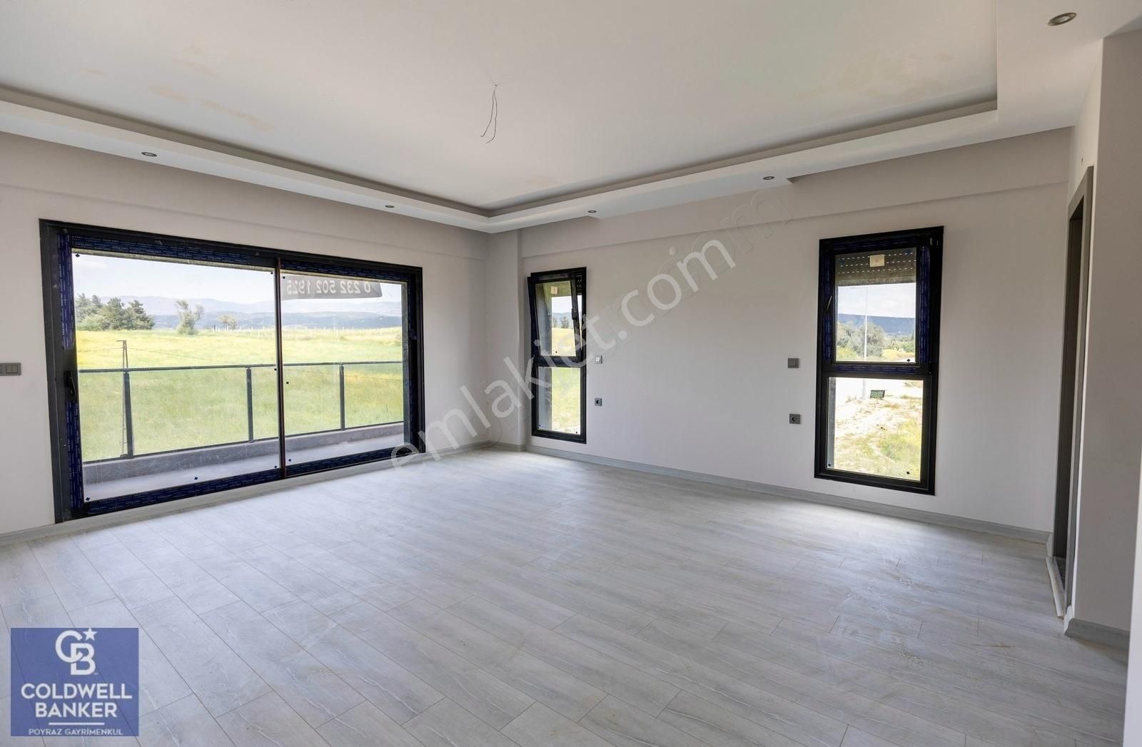 Menderes Coldwell Banker Poyraz'dan Barbaros'ta 270m2 Villa...