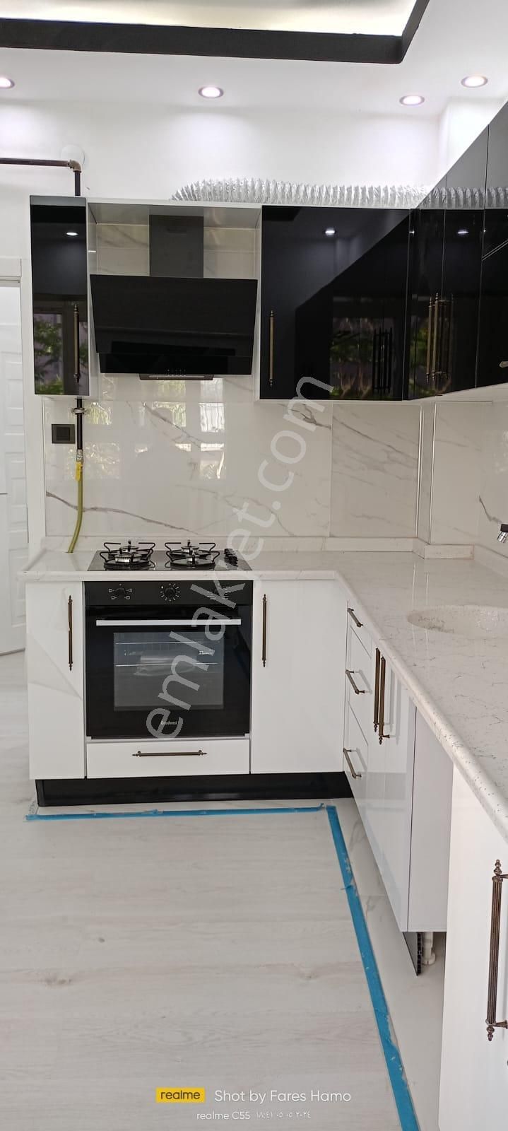 Recep Ümit Emlak'tan Gazi Yakup Satar Caddesi Ve Kırım Caddesi Yakını 250 M2 Satılık Fırsat Bina