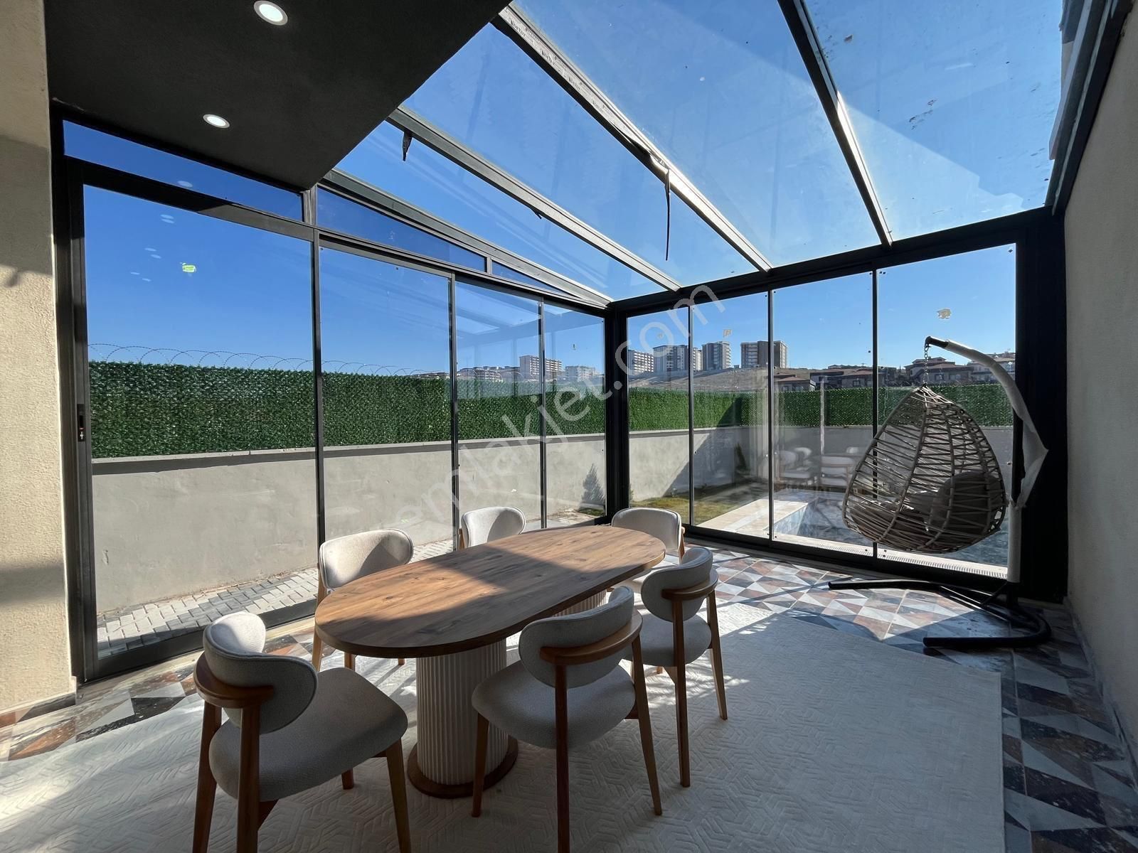 Kuruçam Gayrimenkulden Satılık Lüks Sıfır Villa