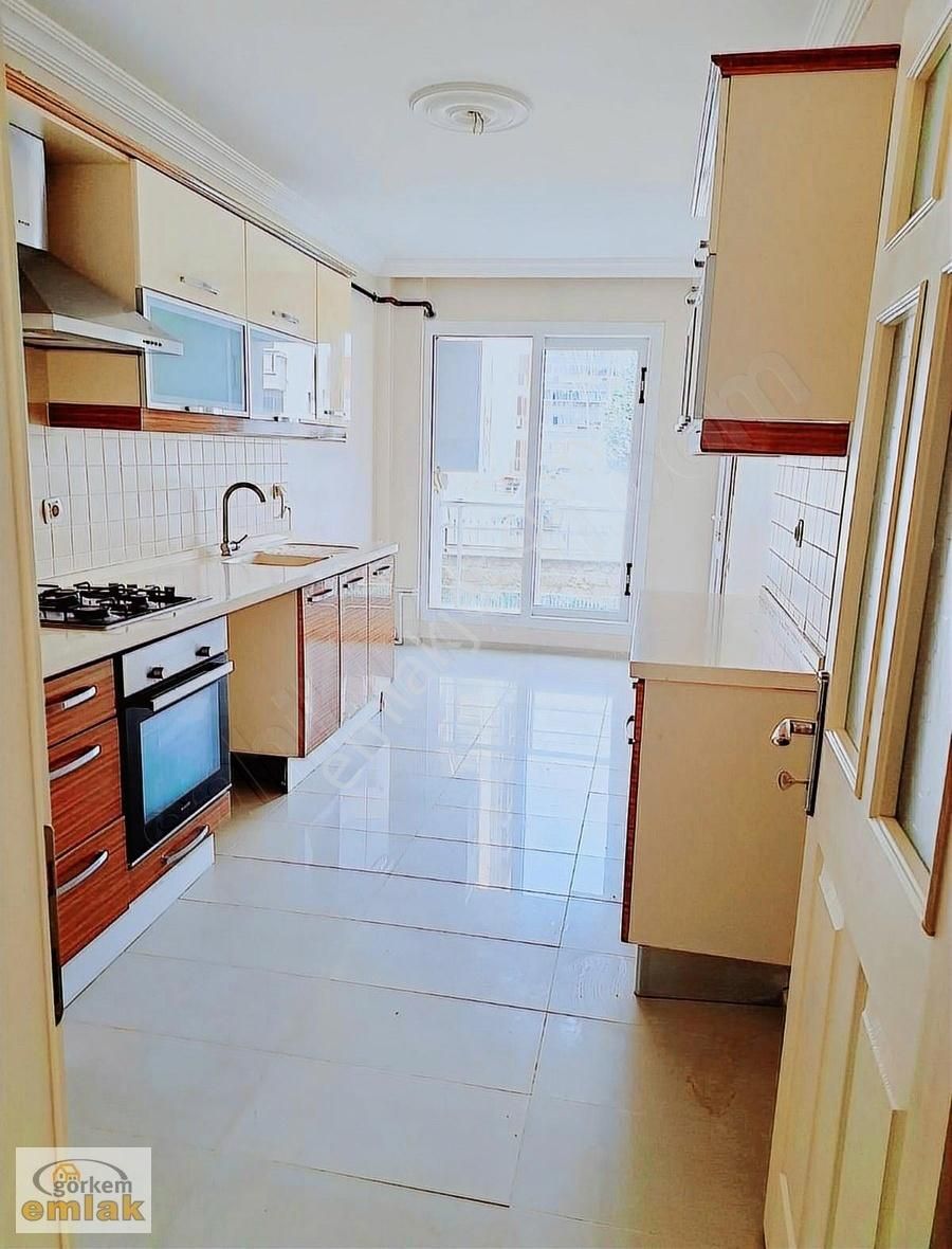 Menemen, Mermerli'de Kiralık Daire. Köşe, Doğalgazlı. Kod:1252