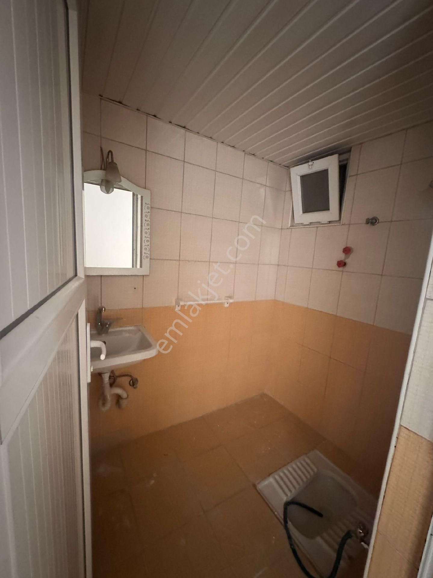 Çağlayan Mahallesinde Kiralık 3+1 Daire,şelale Yolu Üzerinde