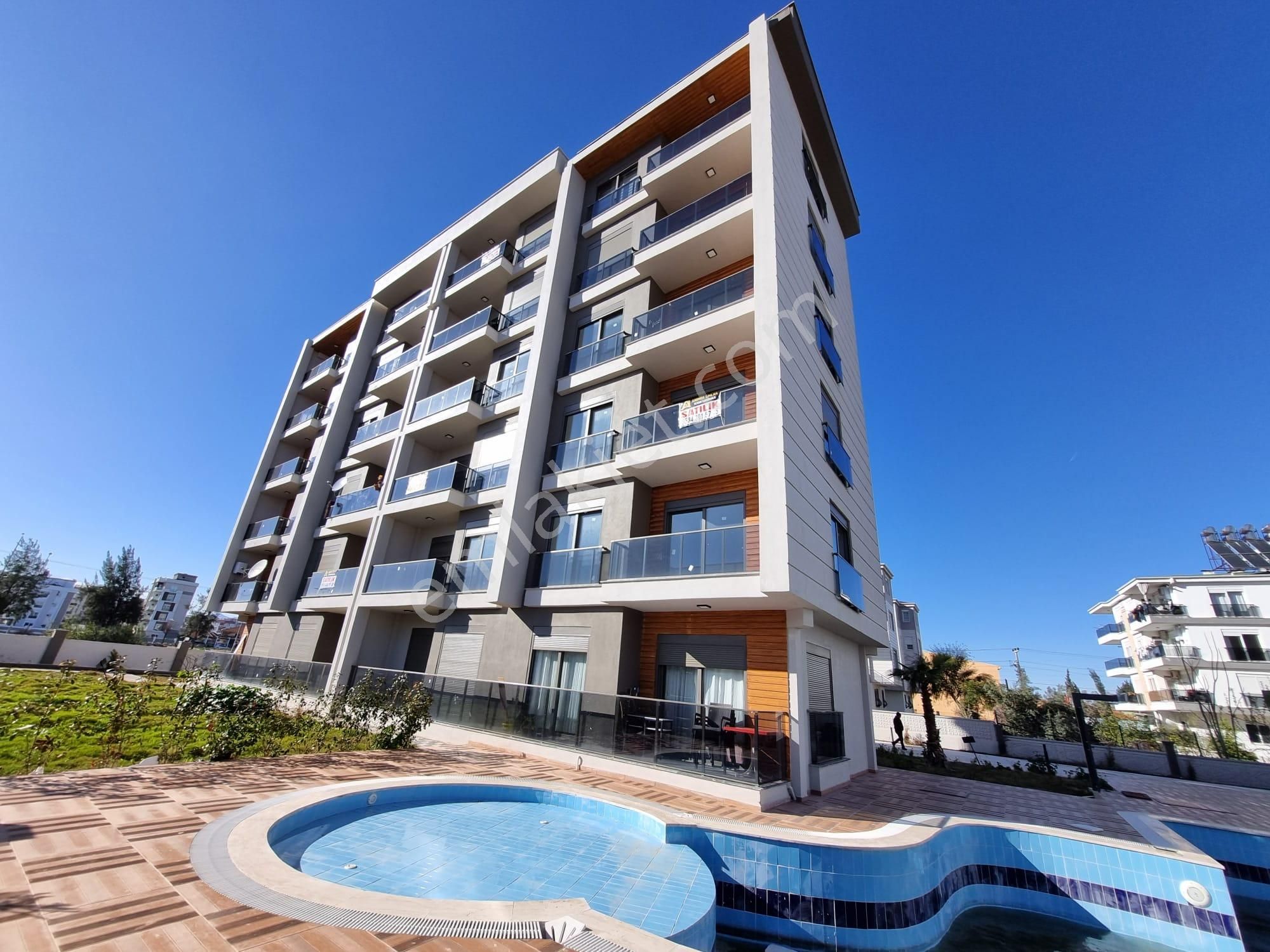 Antalya Kepez Baraj Mah. Havuzlu Sitede Lüks 1+1