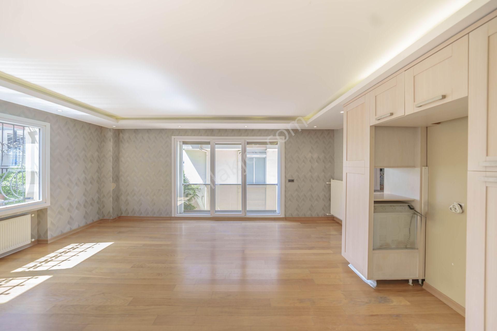 Florya 2+1 Daire Otopark Teras Güvenlik Marmaray Remax Astyle
