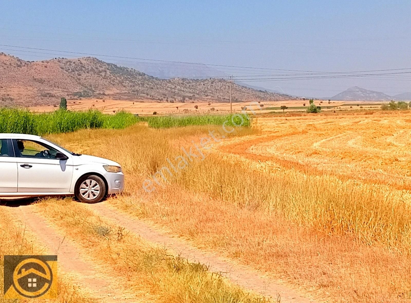 Seydişehir Merkeze 8 Km Mesafede Yolu Olan 1464 M2tarla