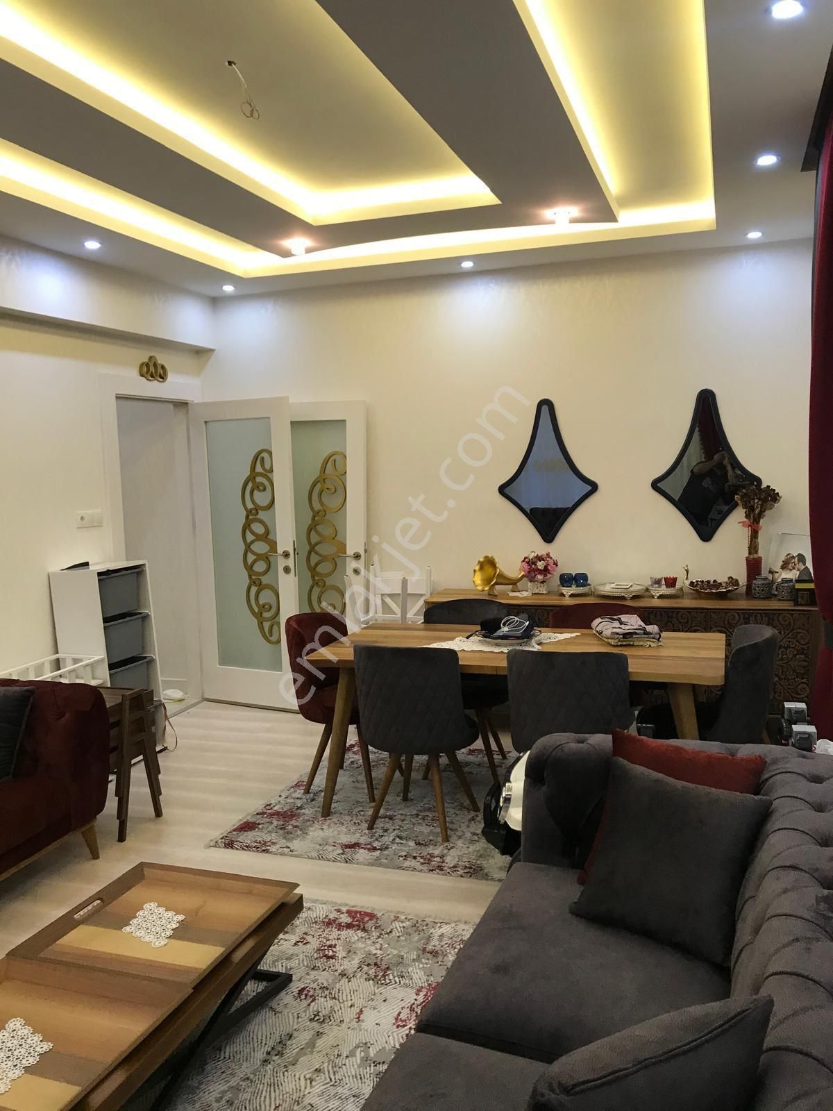 Fıstıklık Merkezde Bahçeli Site İçinde Satılık Lüx 3+1 Daire