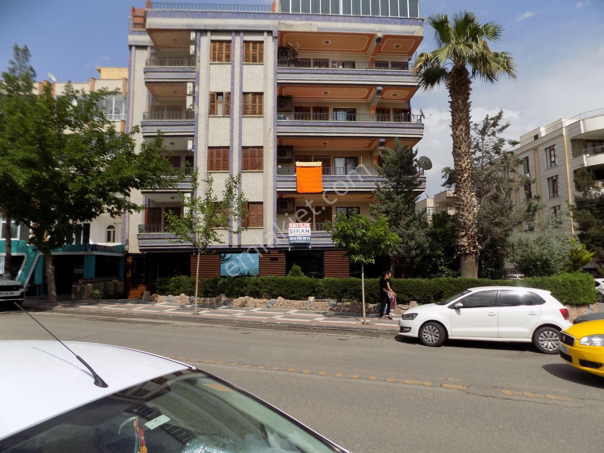 Yenişehir Vali Konağı Çay Bahçesi Karşısı Osmangazi Mah.4+1 260 M2 1. Kat Daire